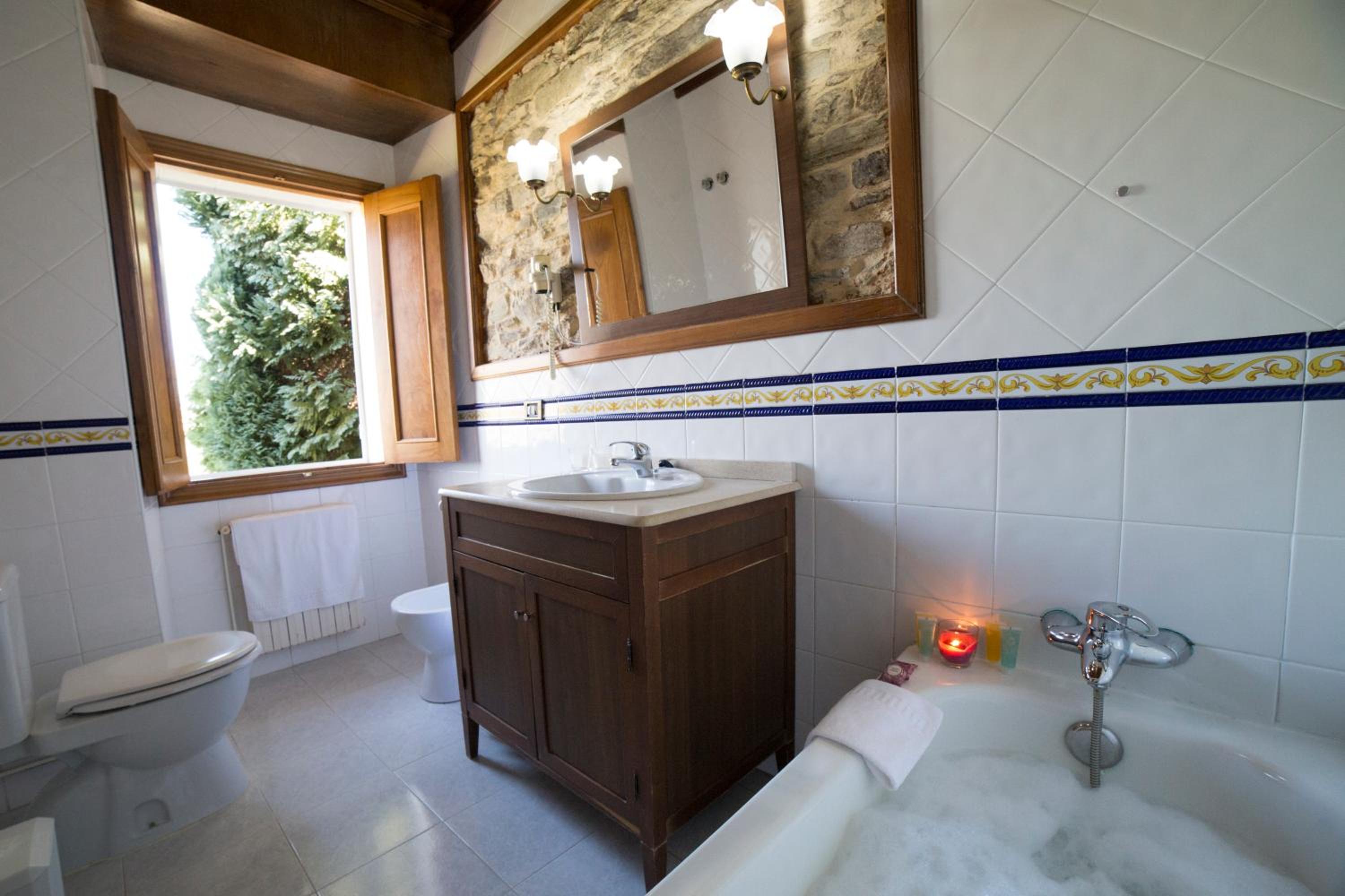 Double Room - Photo 8