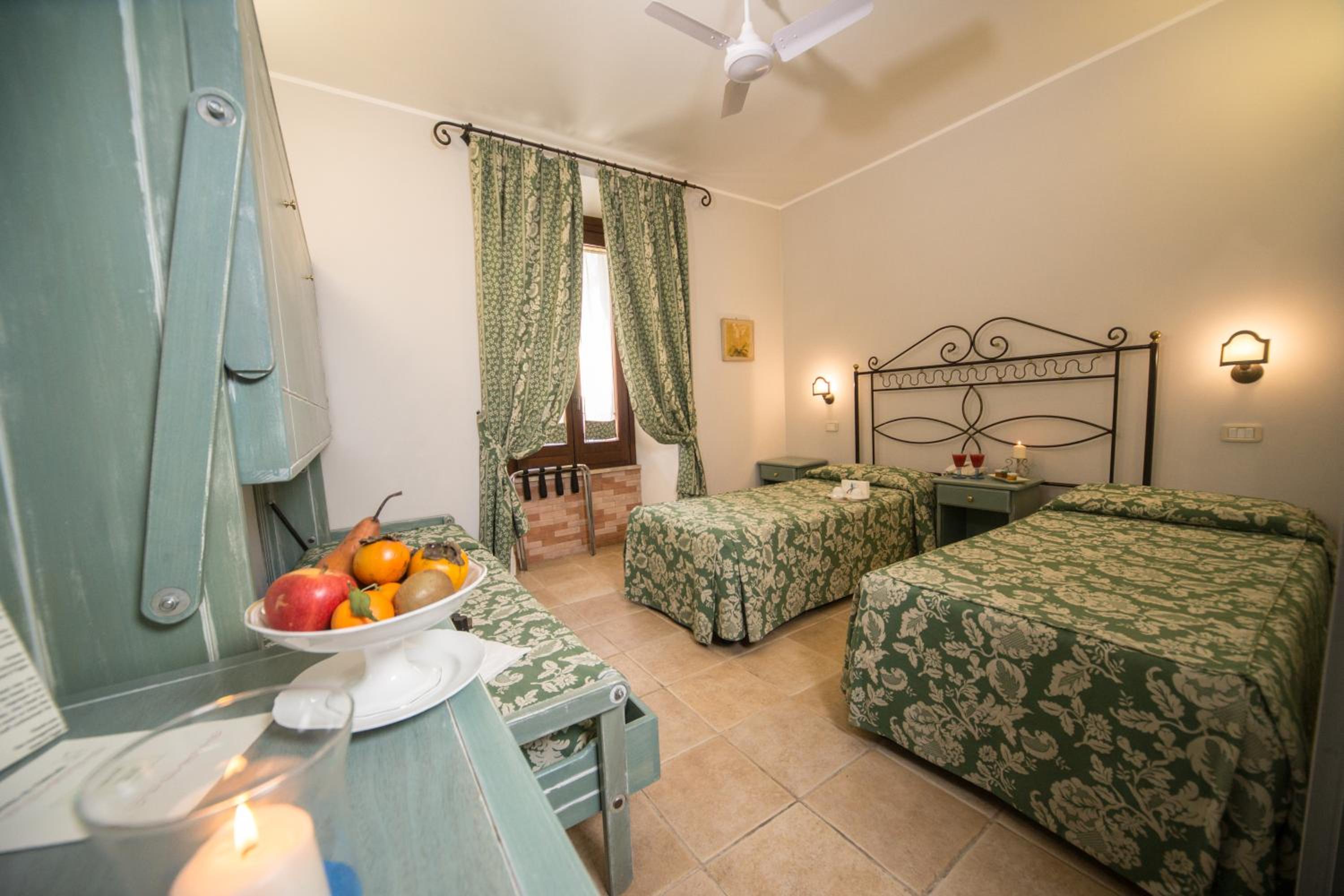 Comfort Triple Room - Photo 15