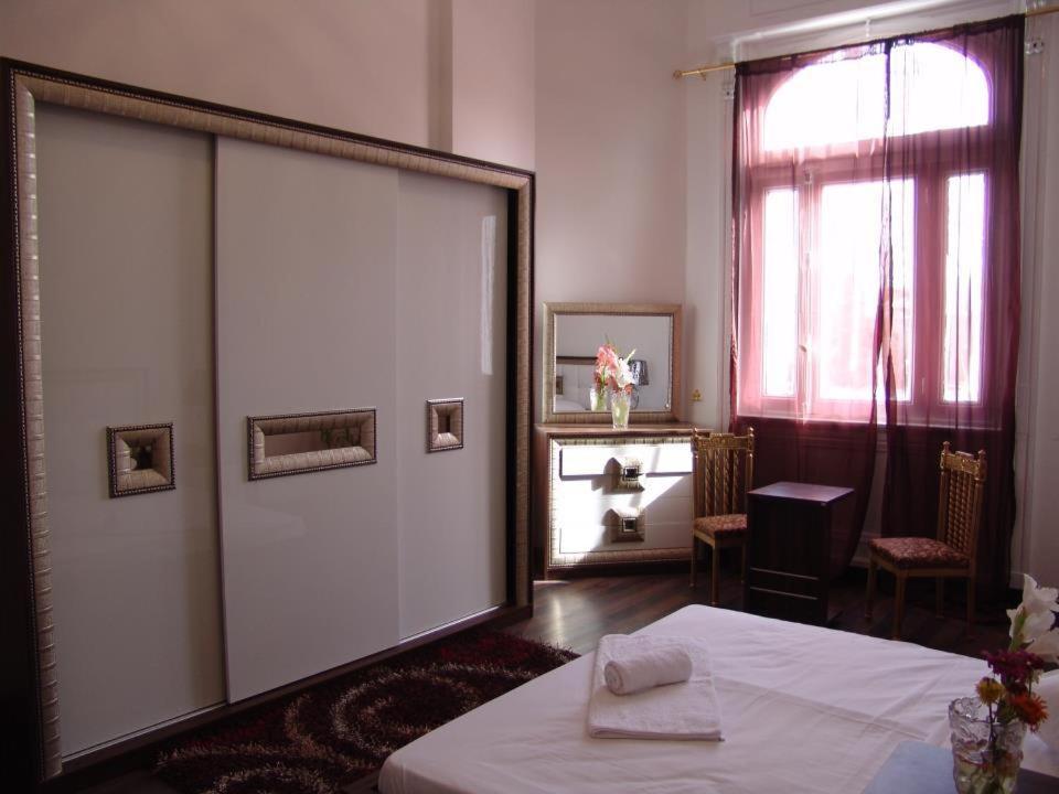 Royal Family Suite photo 3