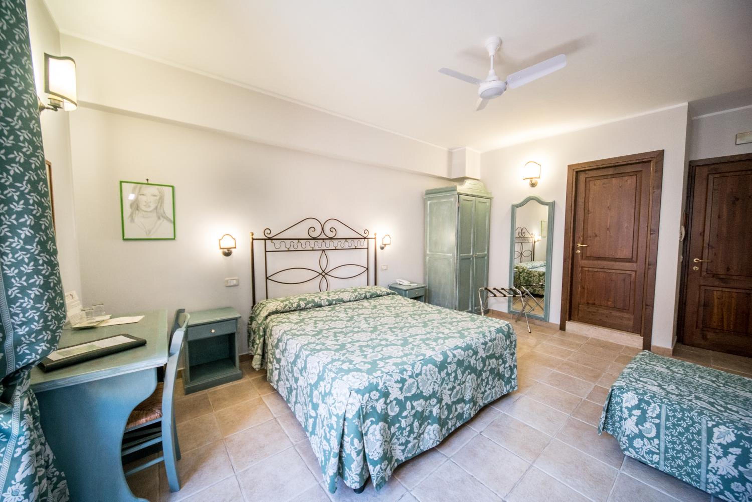 Comfort Triple Room - Photo 2