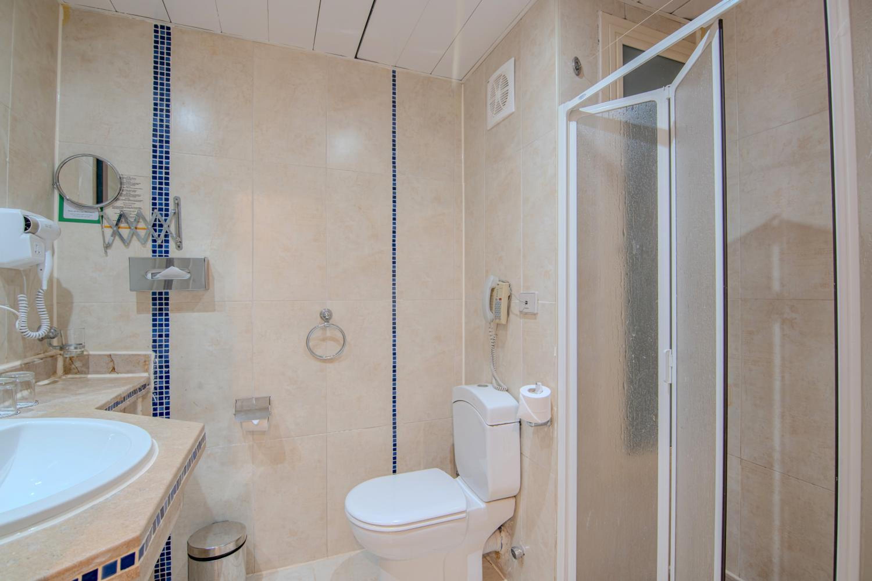 Standard Room photo 2