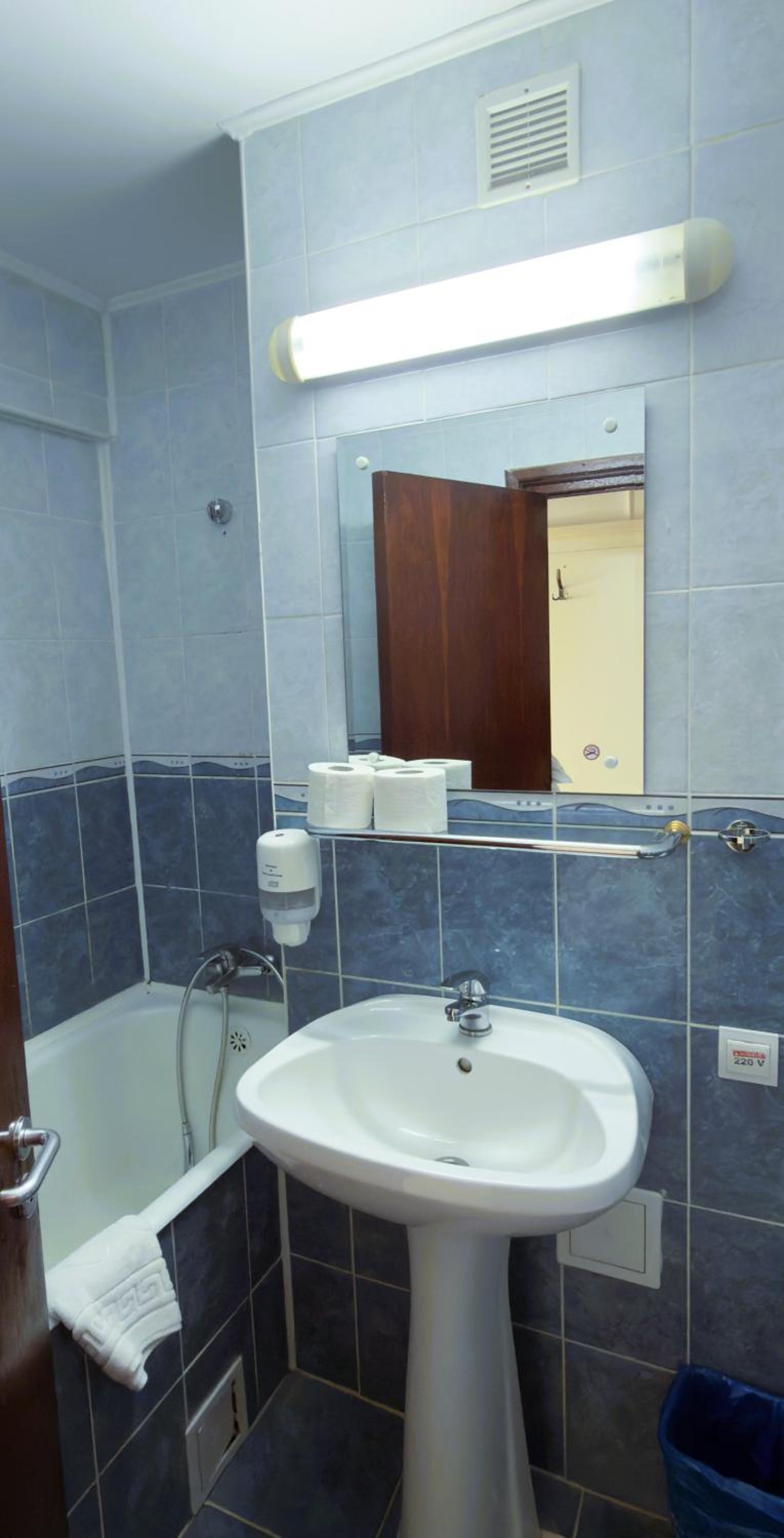 Budget Twin Room photo 1