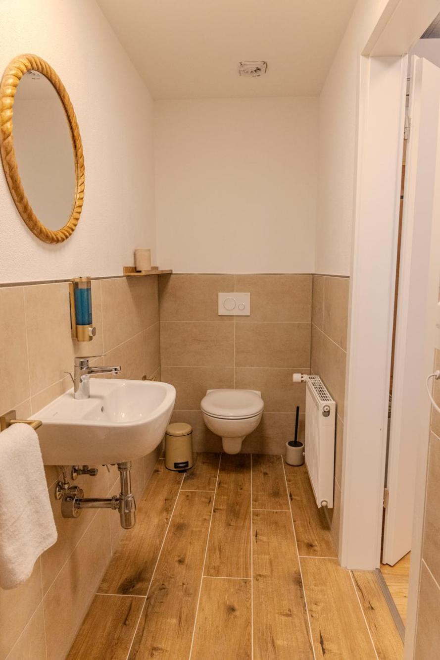 Twin Room with Private Bathroom photo 2