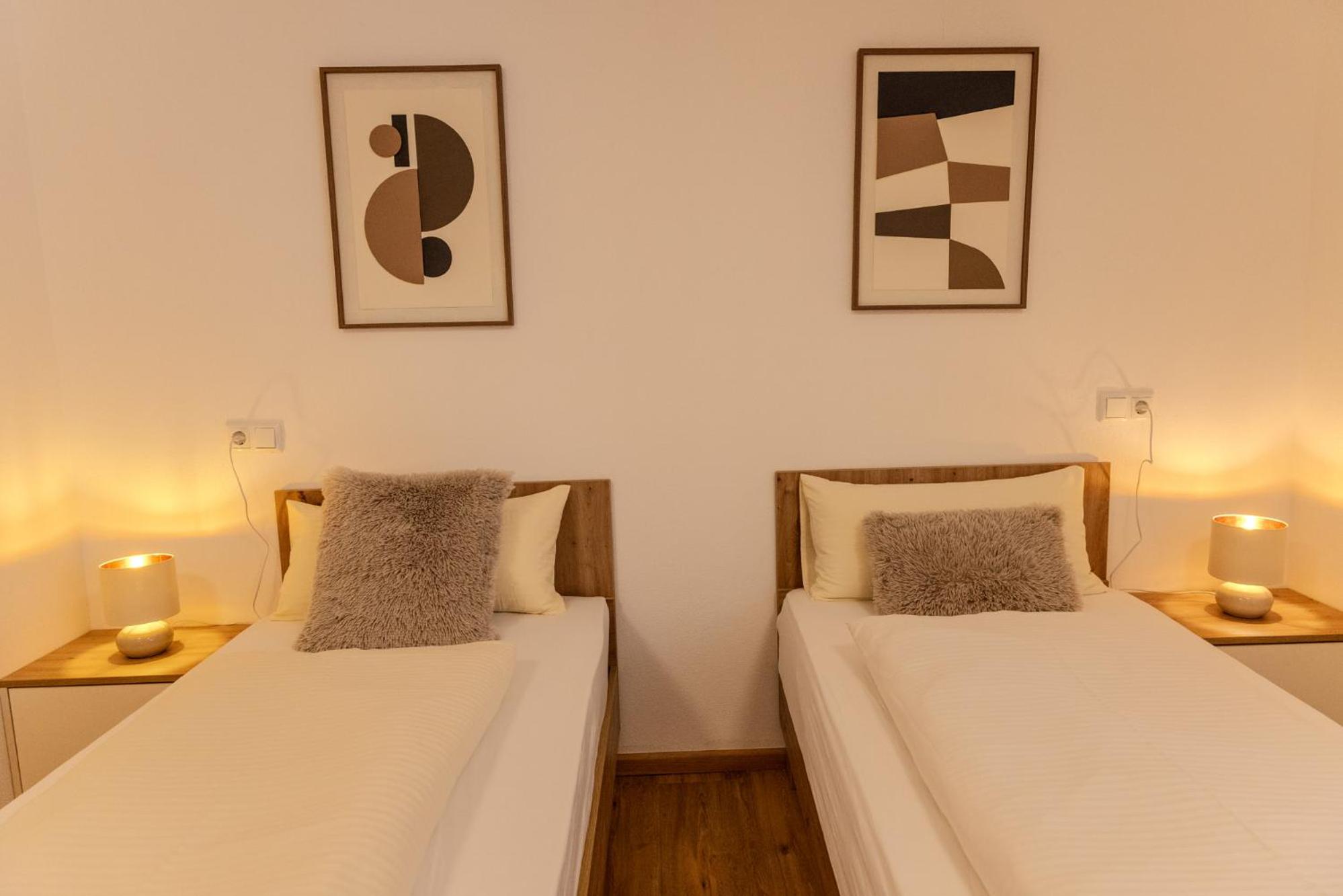 Twin Room with Private Bathroom photo 3