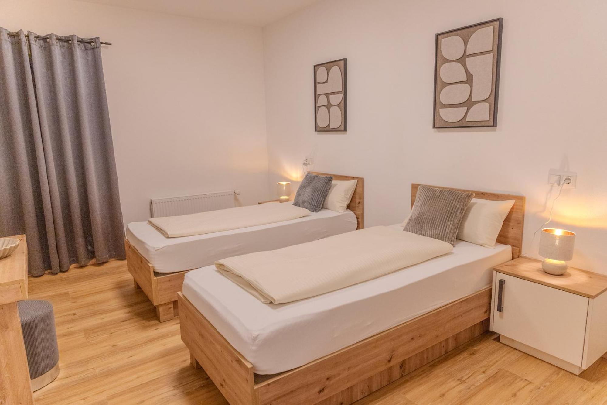 Twin Room with Private Bathroom photo 1