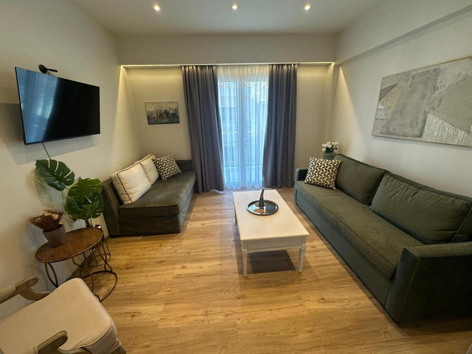 Grand Apartment with Partial Acropolis View photo 2
