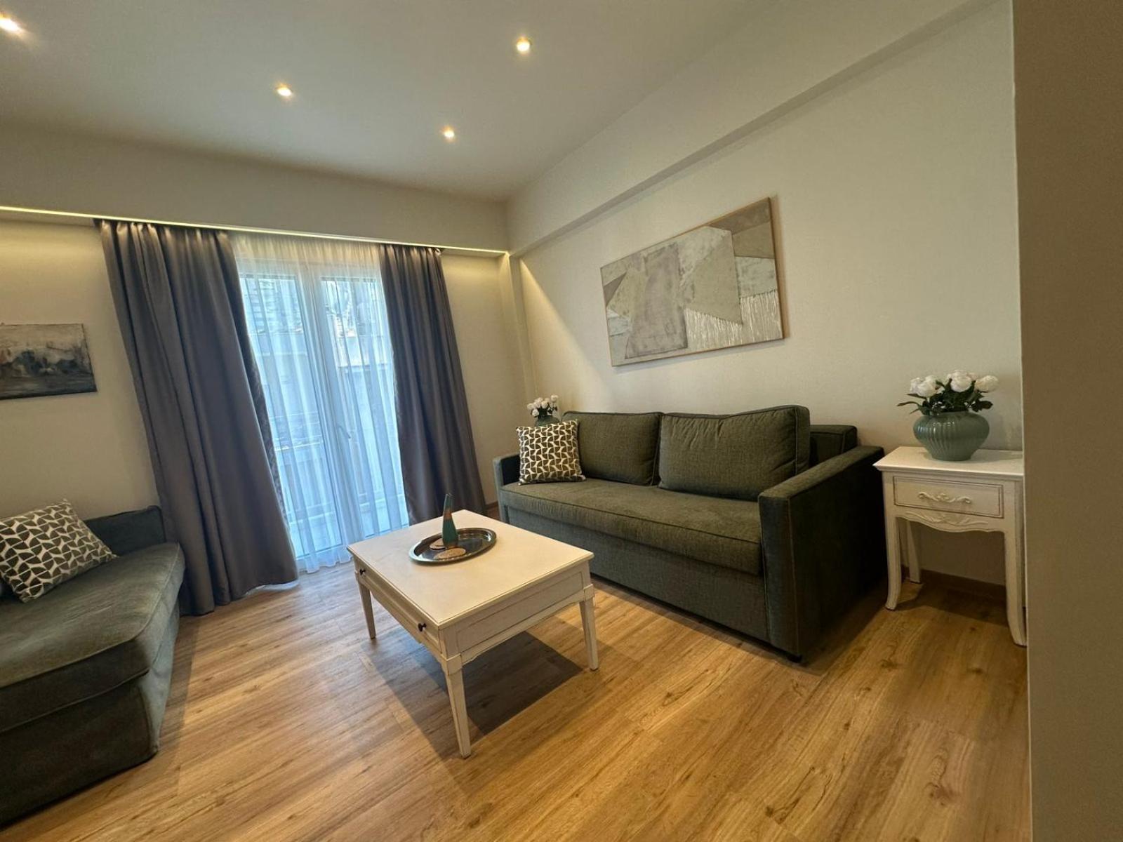 Grand Apartment with Partial Acropolis View photo 3