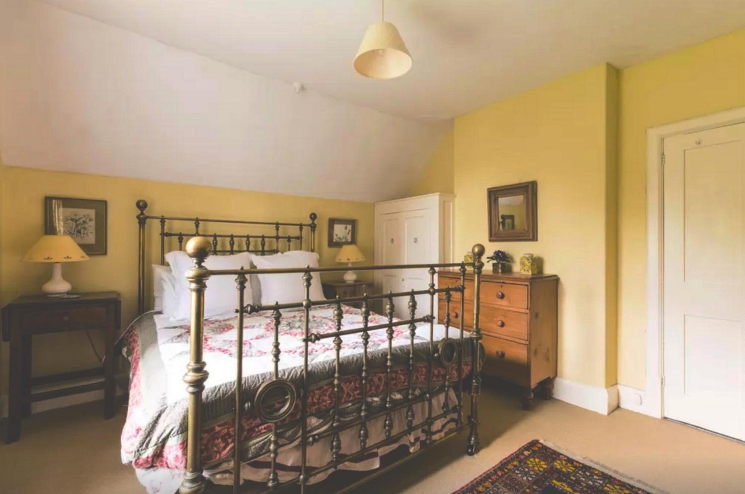 Three-Bedroom House photo 1