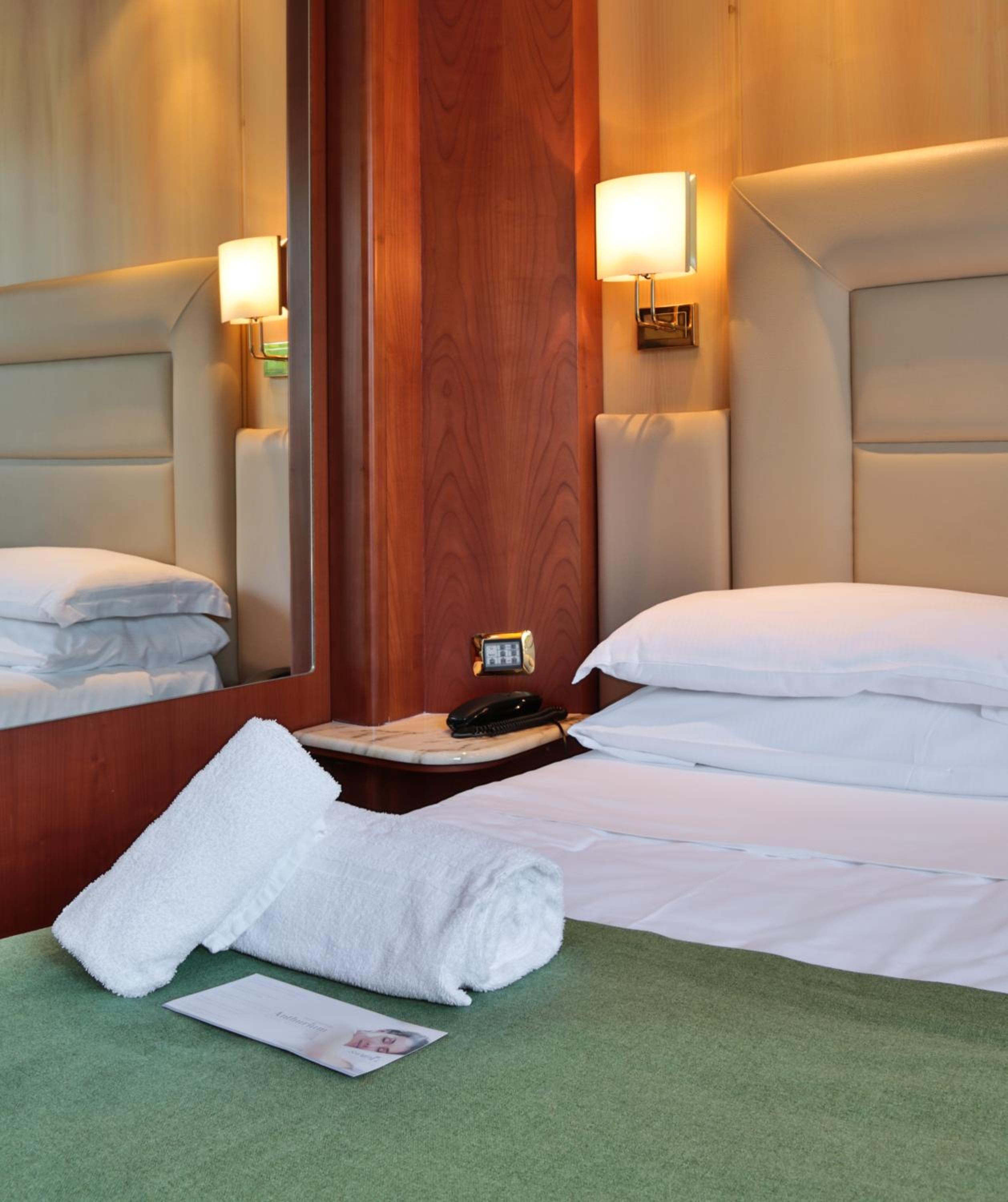 Economy Queen Room