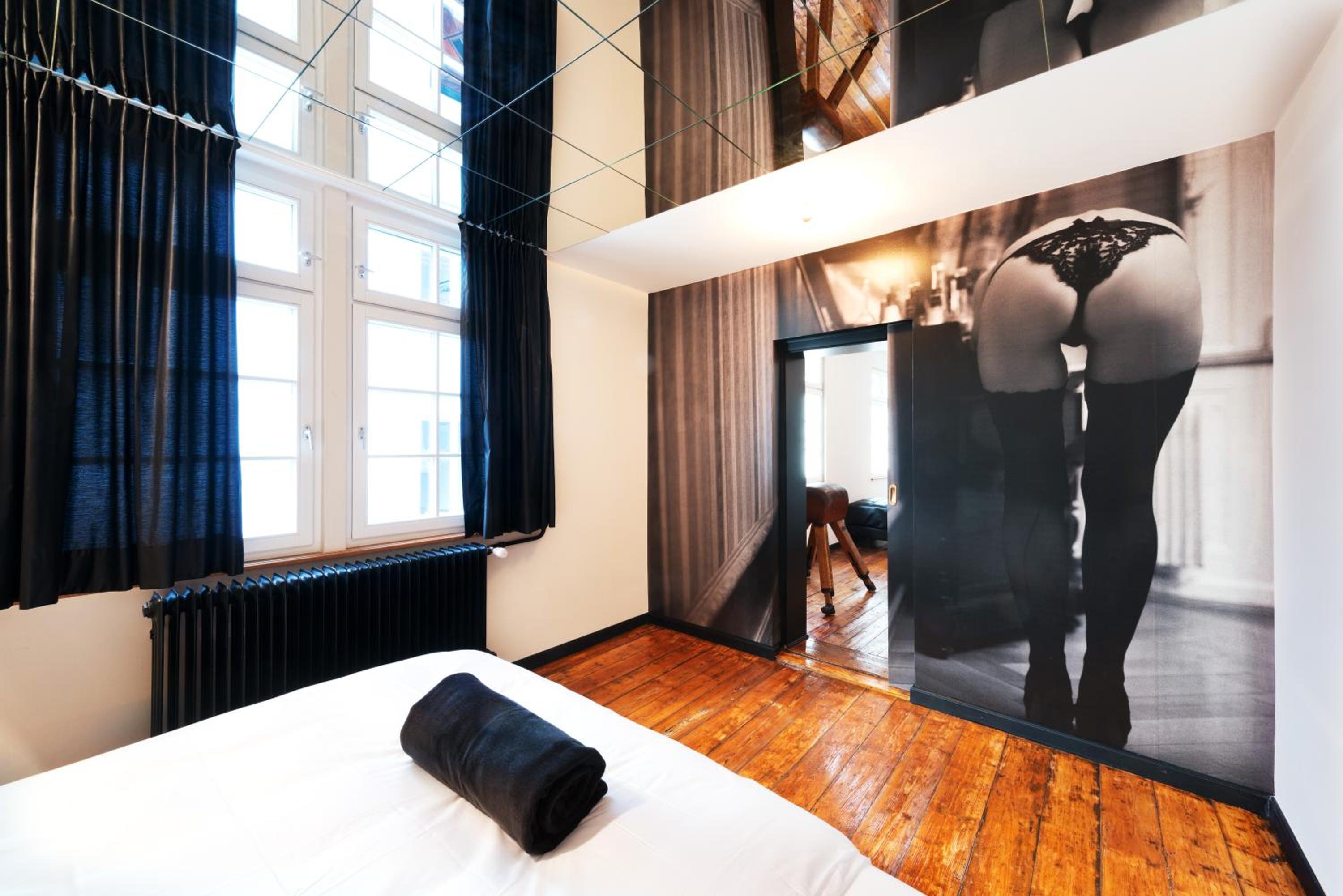 Suite - Photo 2