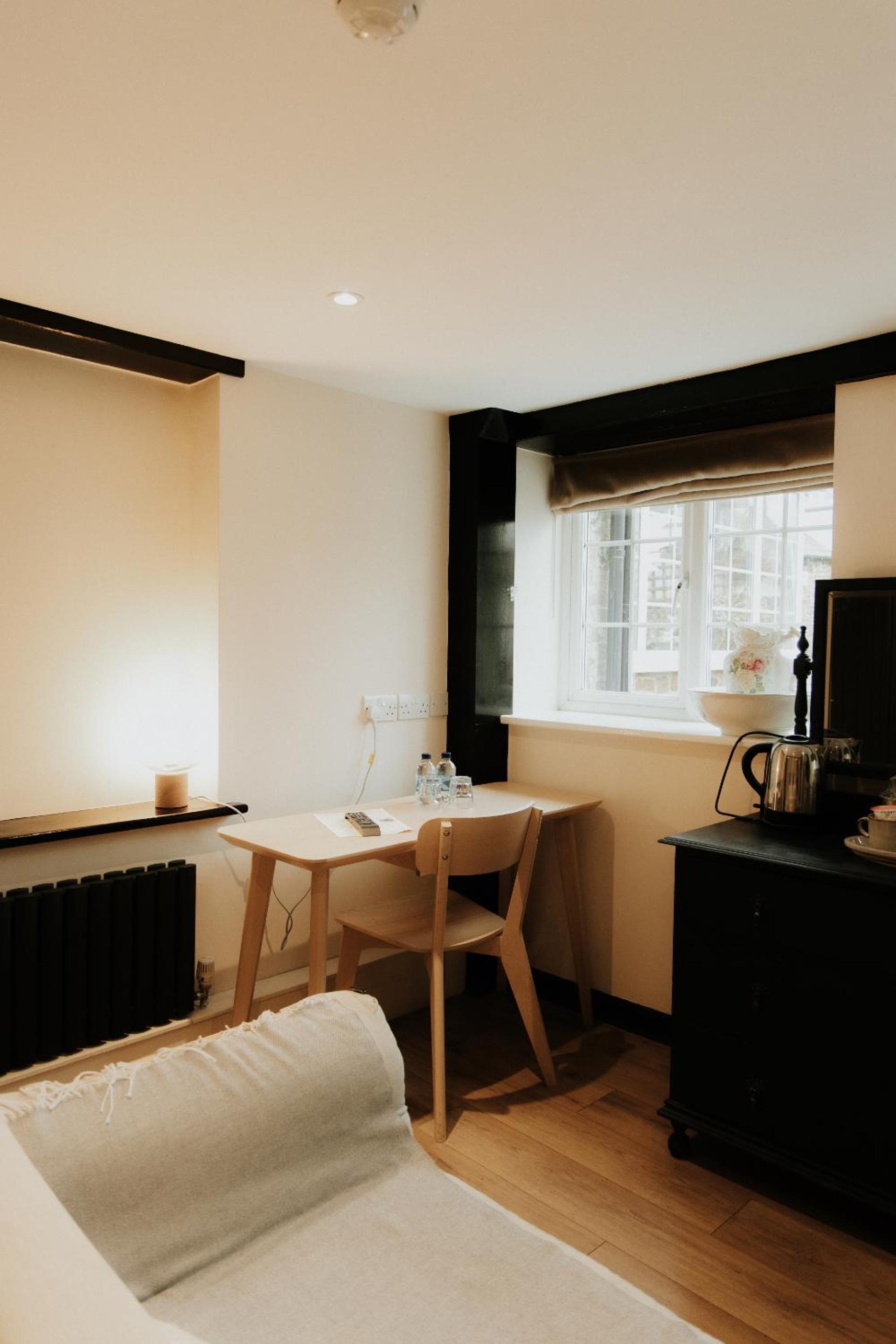 Standard Double Room photo 3