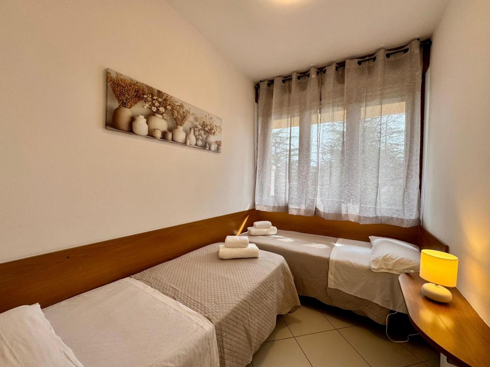 Two-Bedroom Apartment with Balcony photo 3