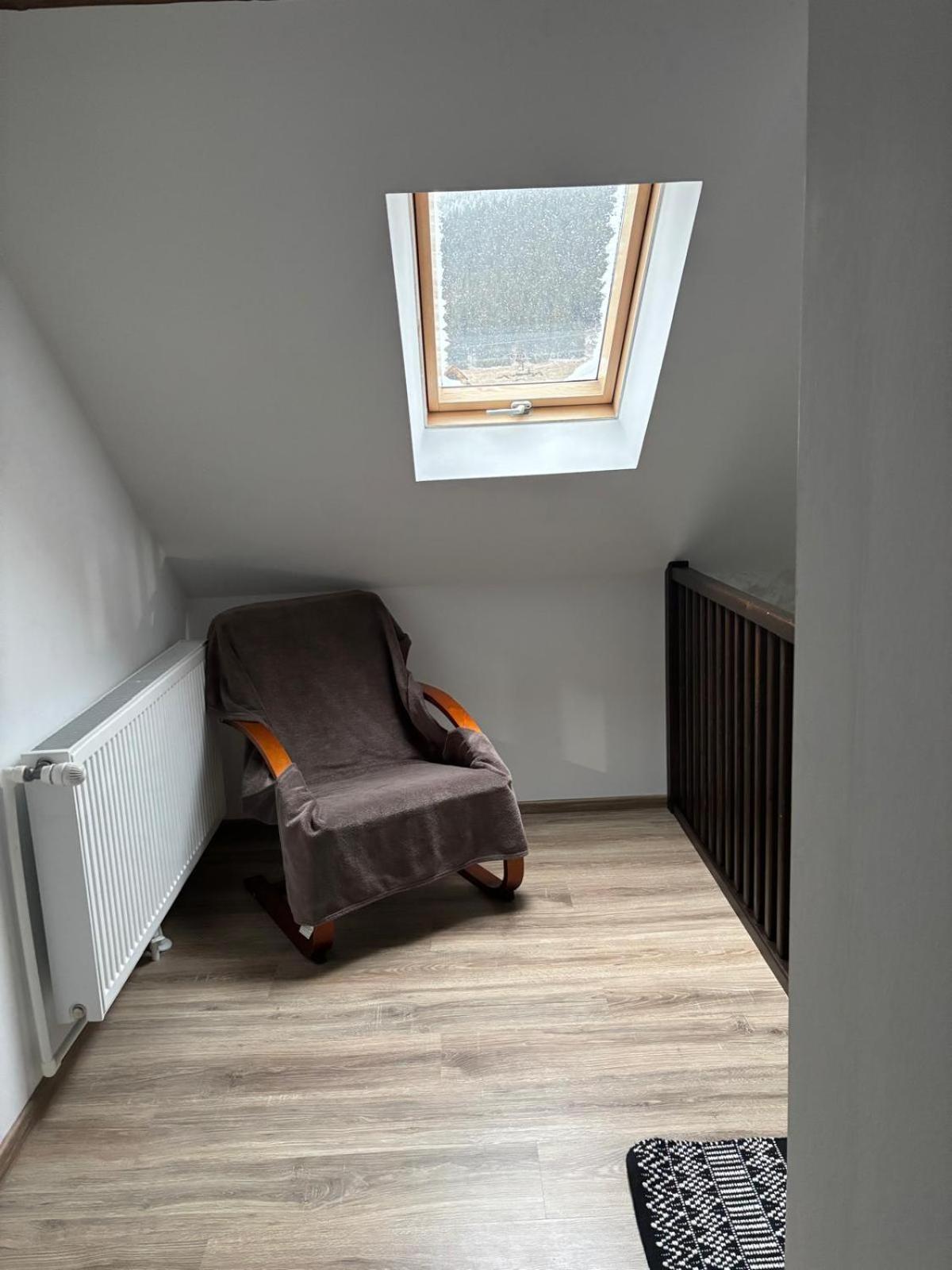 Five-Bedroom House photo 3