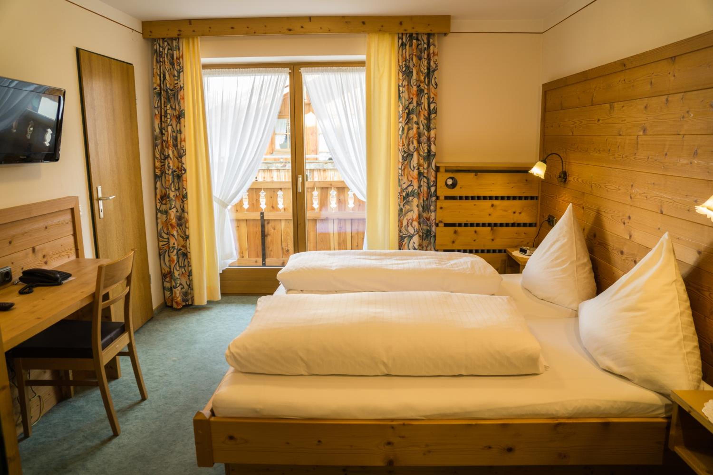 Standard Double Room photo 2