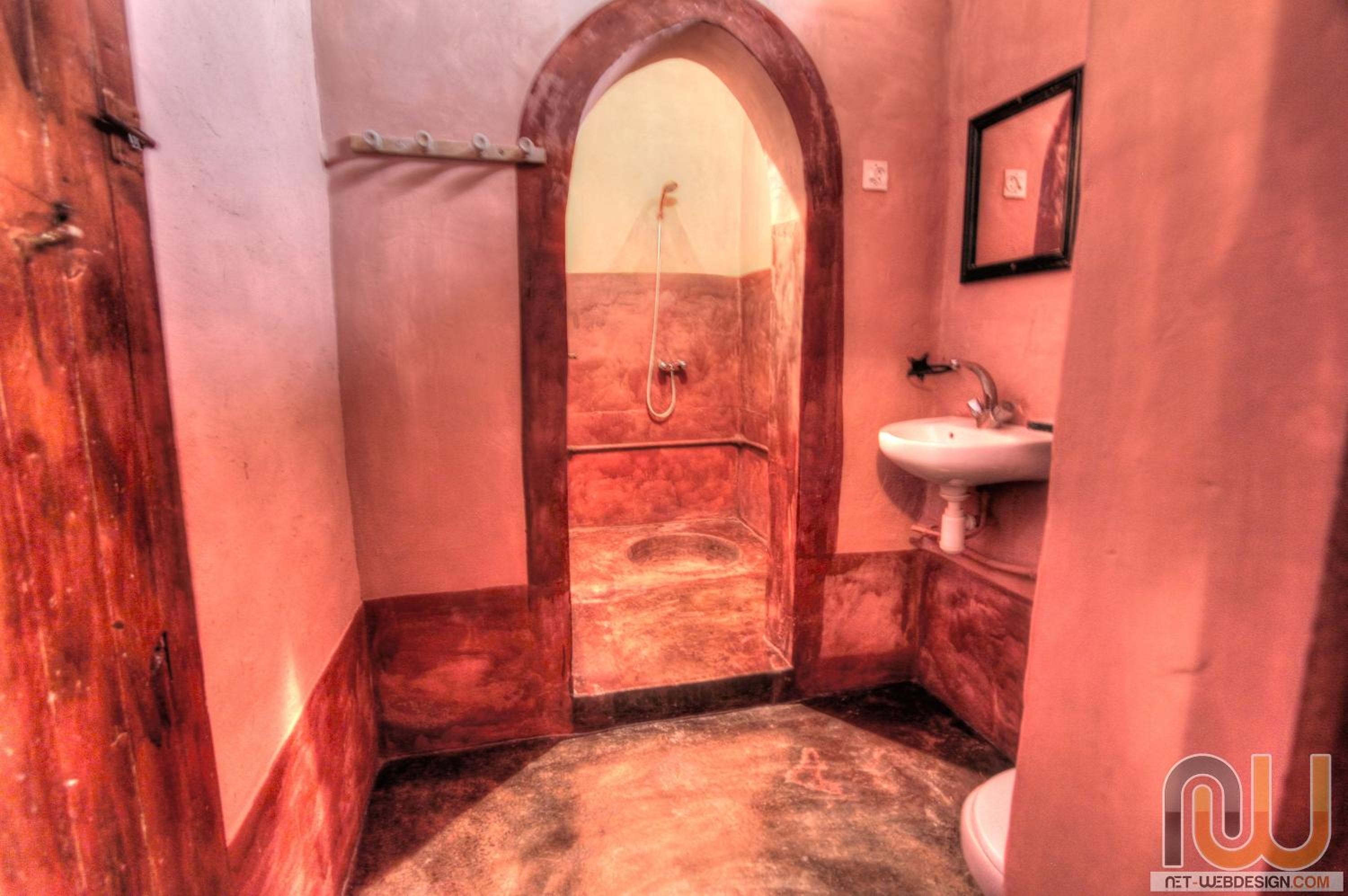 Family Room with Private Bathroom photo 3