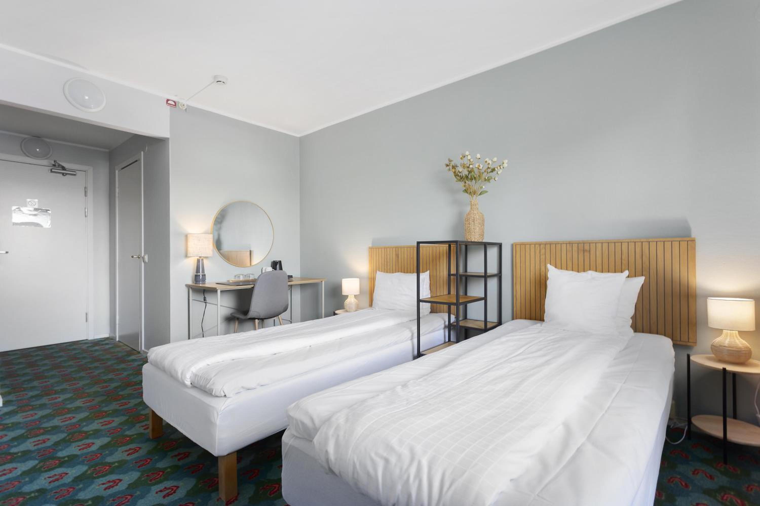 Standard Twin Room - Non-Smoking photo 3