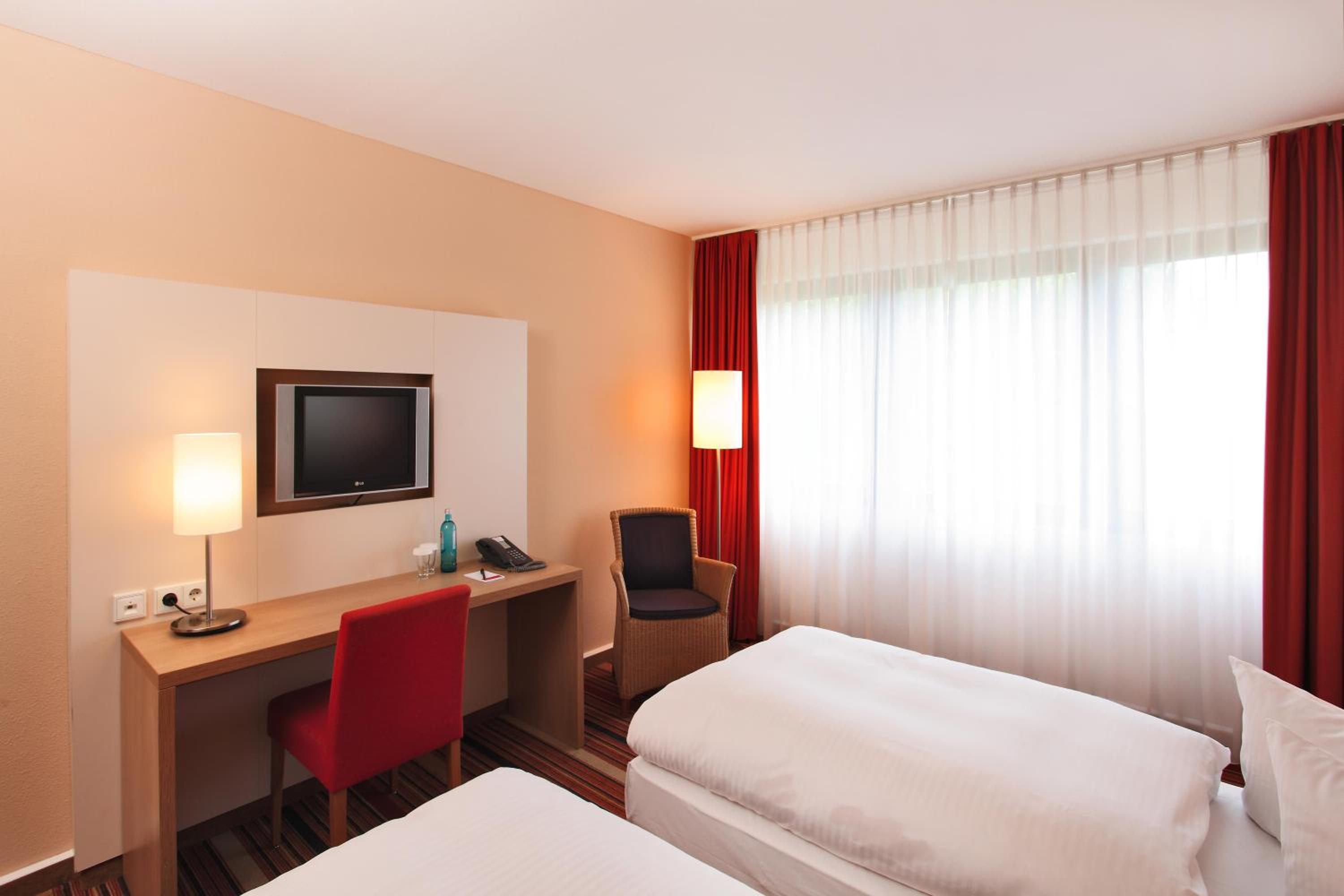 Comfort King Room - Convertible into Two Single Beds