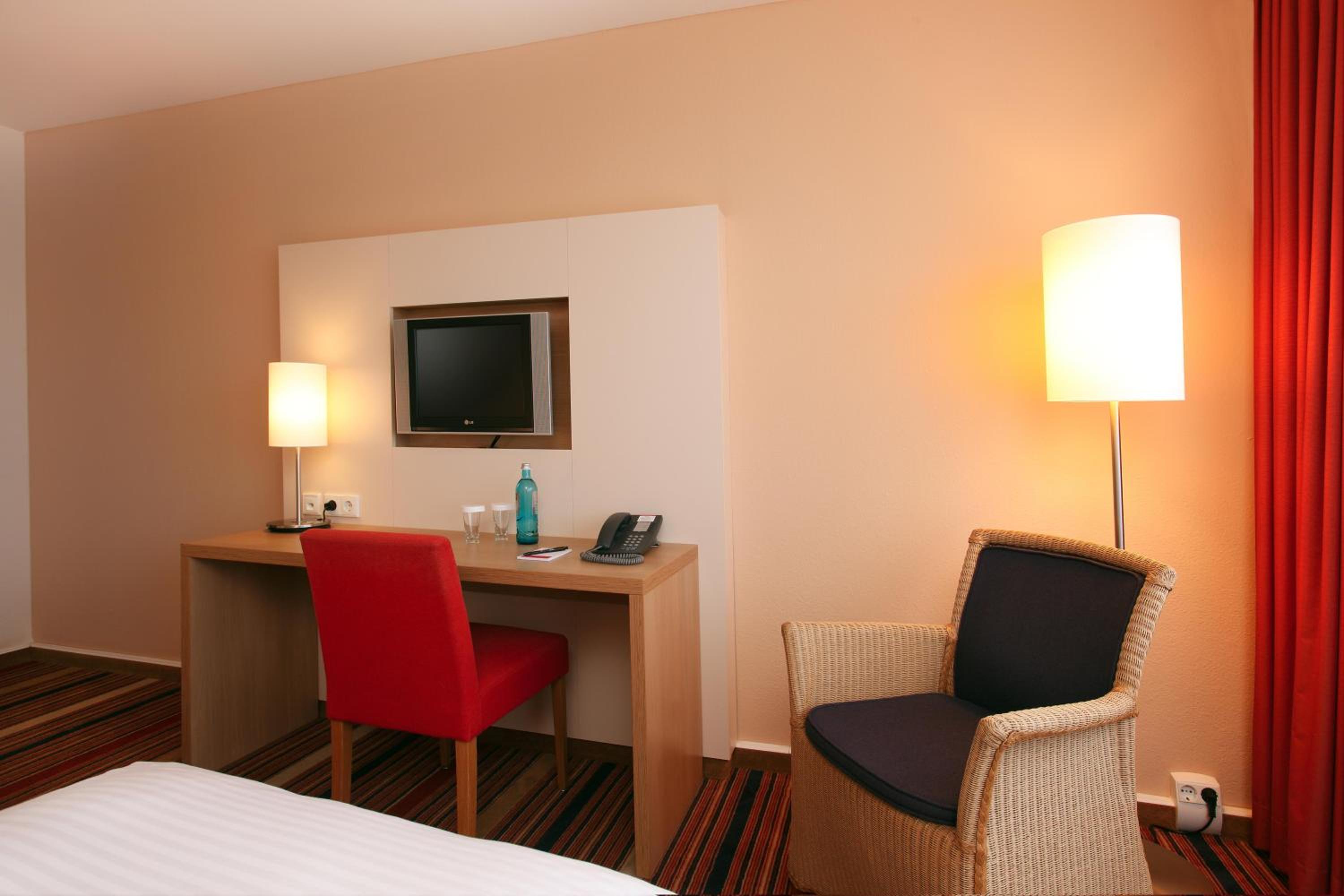 Comfort King Room - Convertible into Two Single Beds
