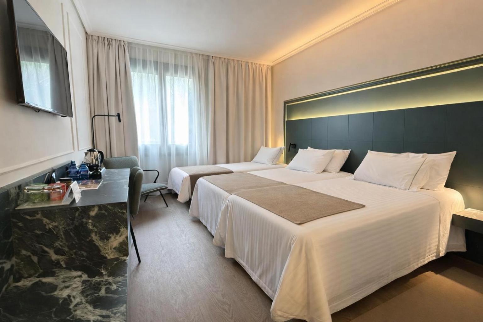 Deluxe Double Room with Extra Bed