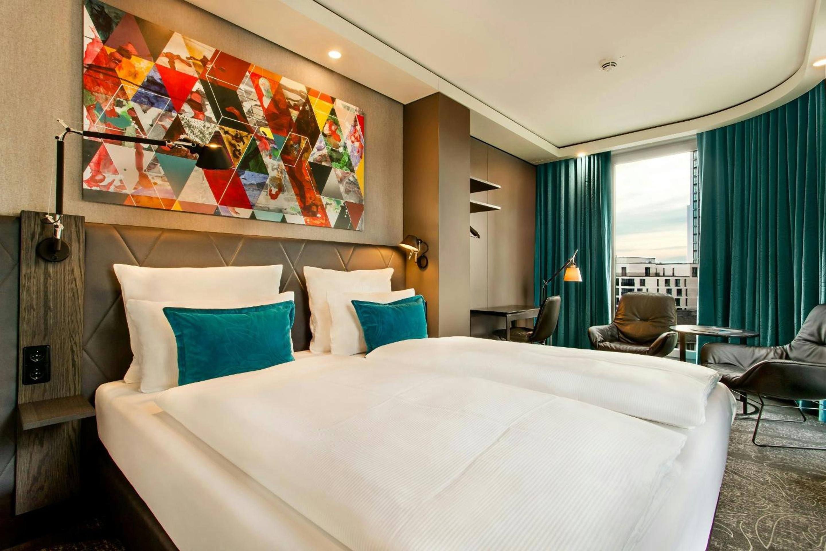 Deluxe Room (2 Adults + 1 Child)