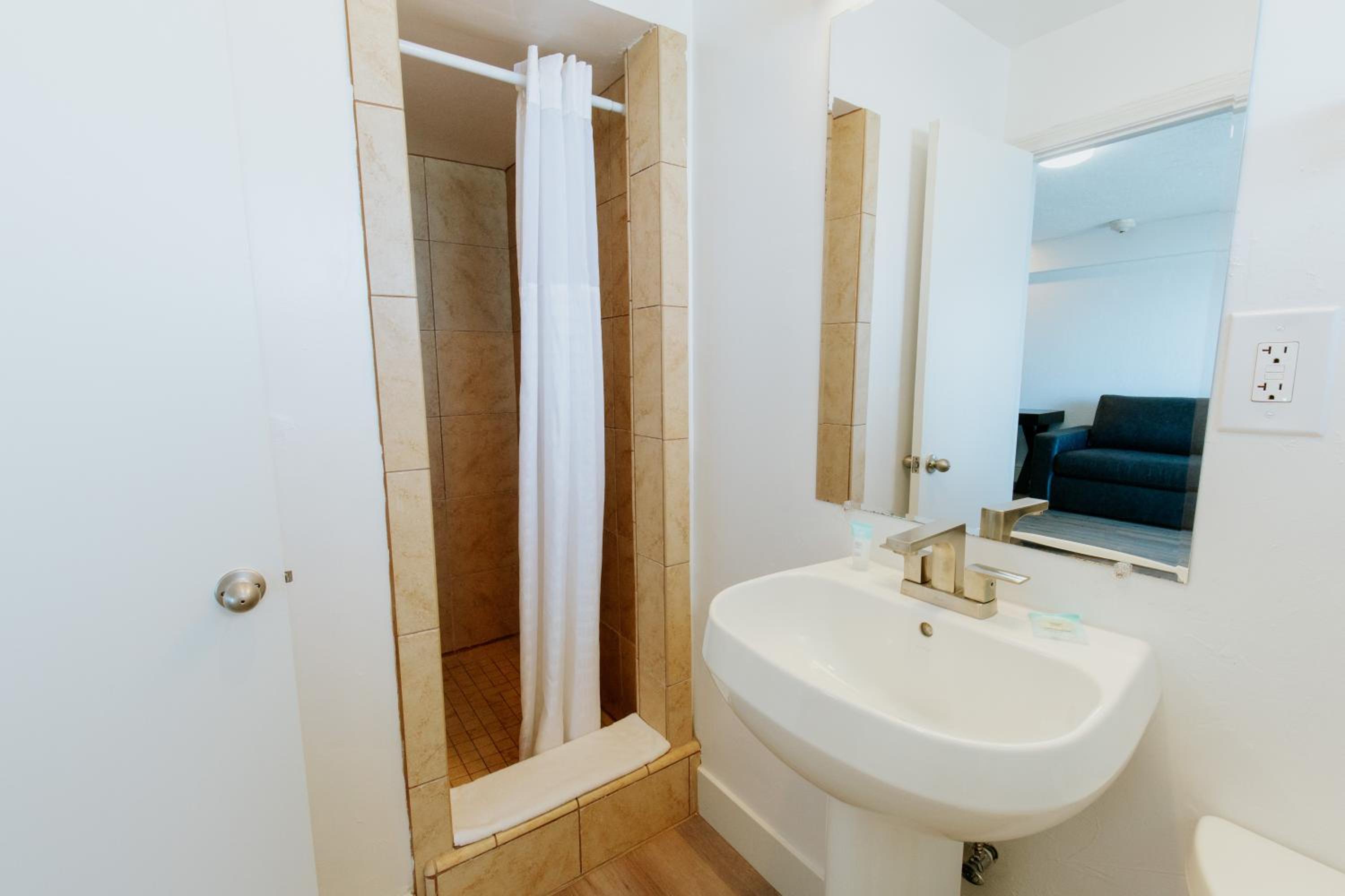 Family Suite - Photo 1