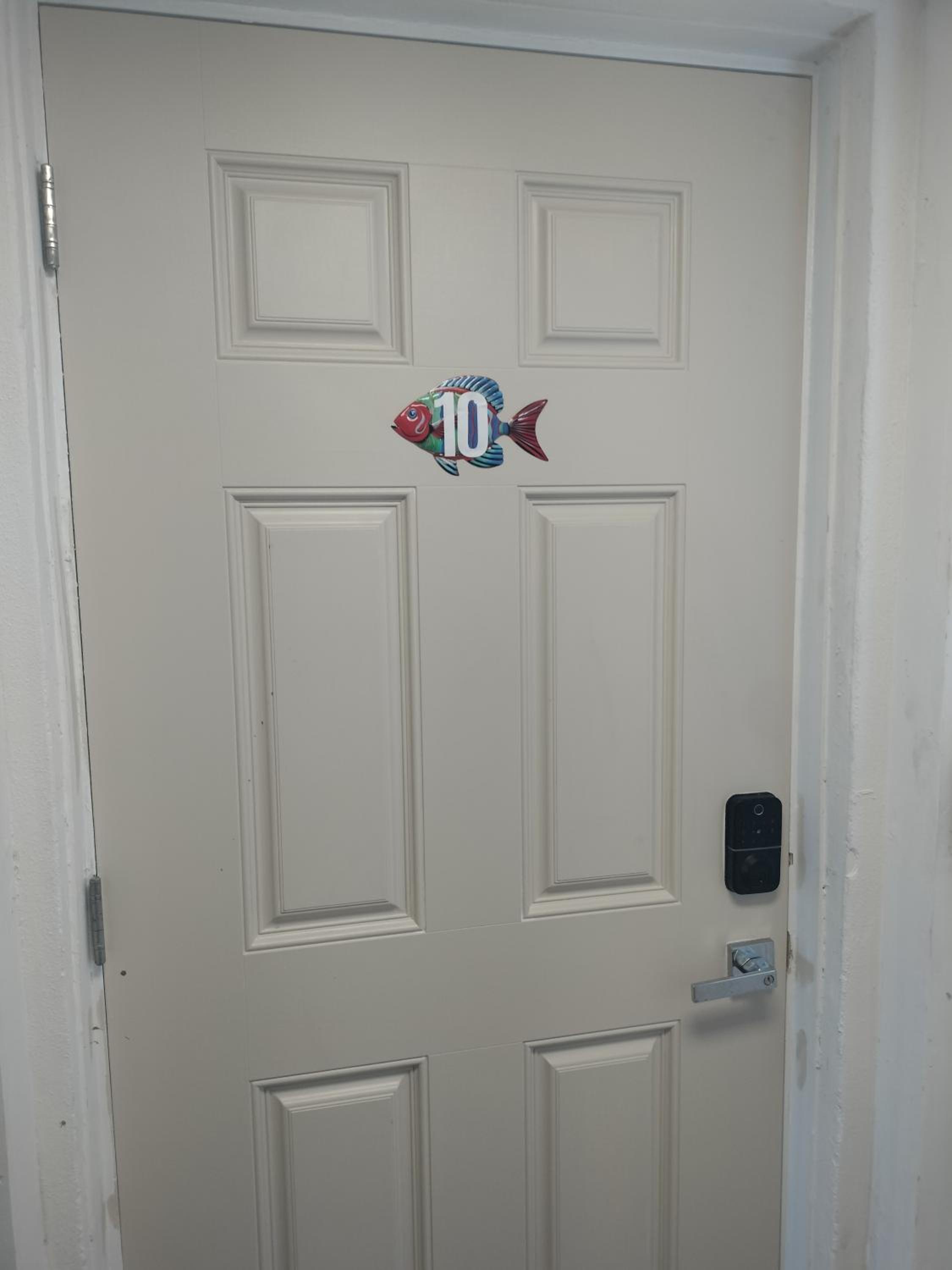Queen Room photo 2