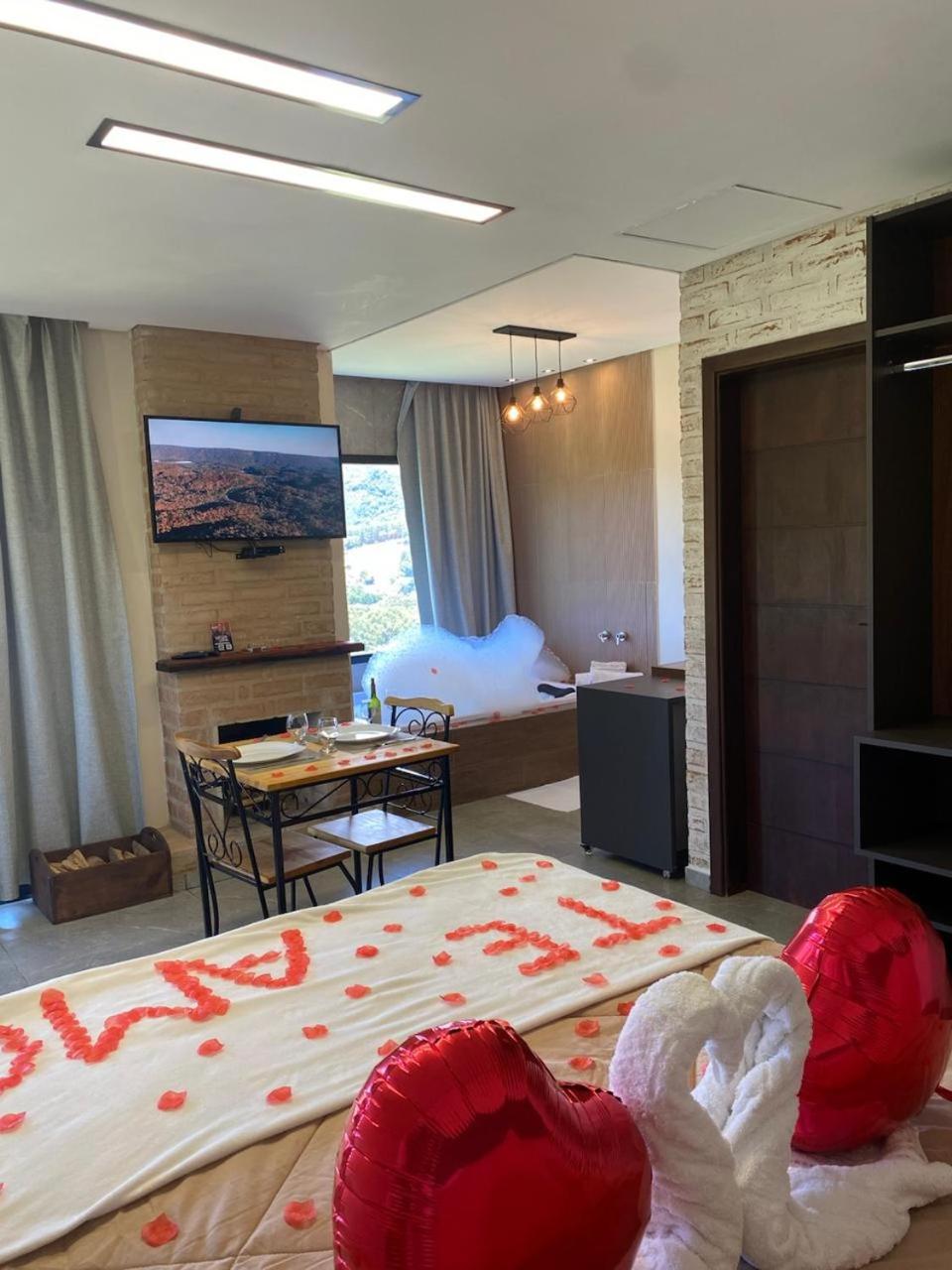 Suite with Mountain View photo 3
