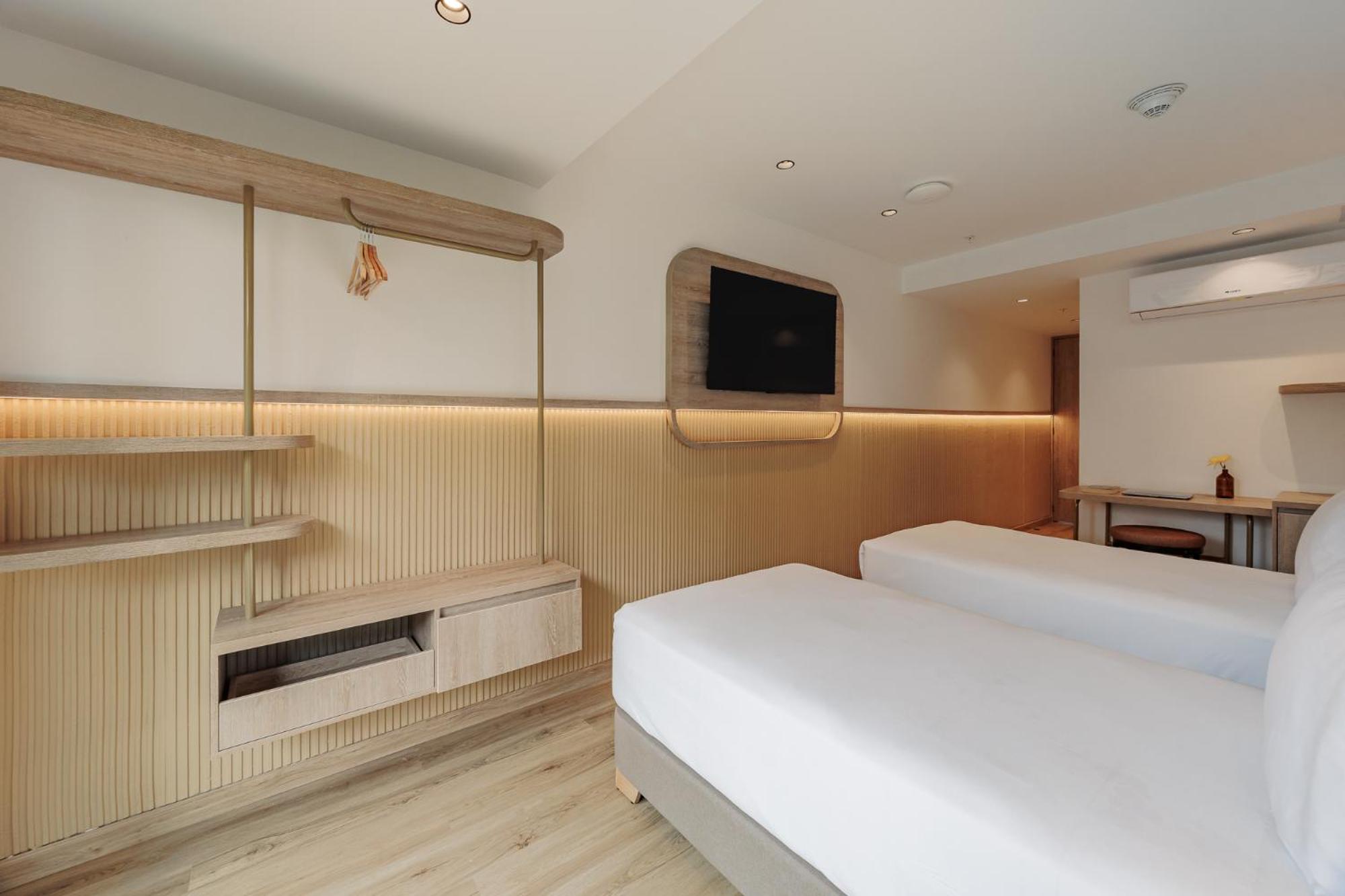 Standard Twin Room