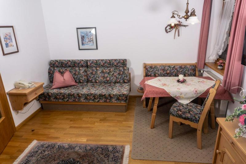 Apartment with Balcony photo 1