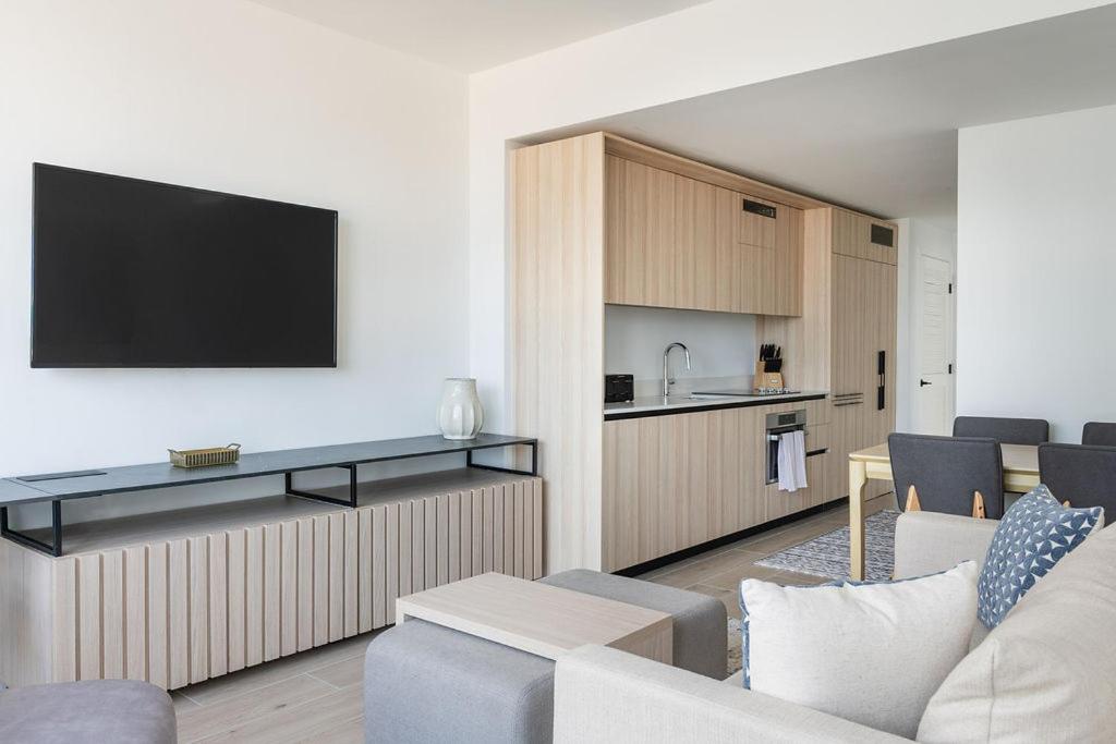 Two-Bedroom Apartment with City View photo 3