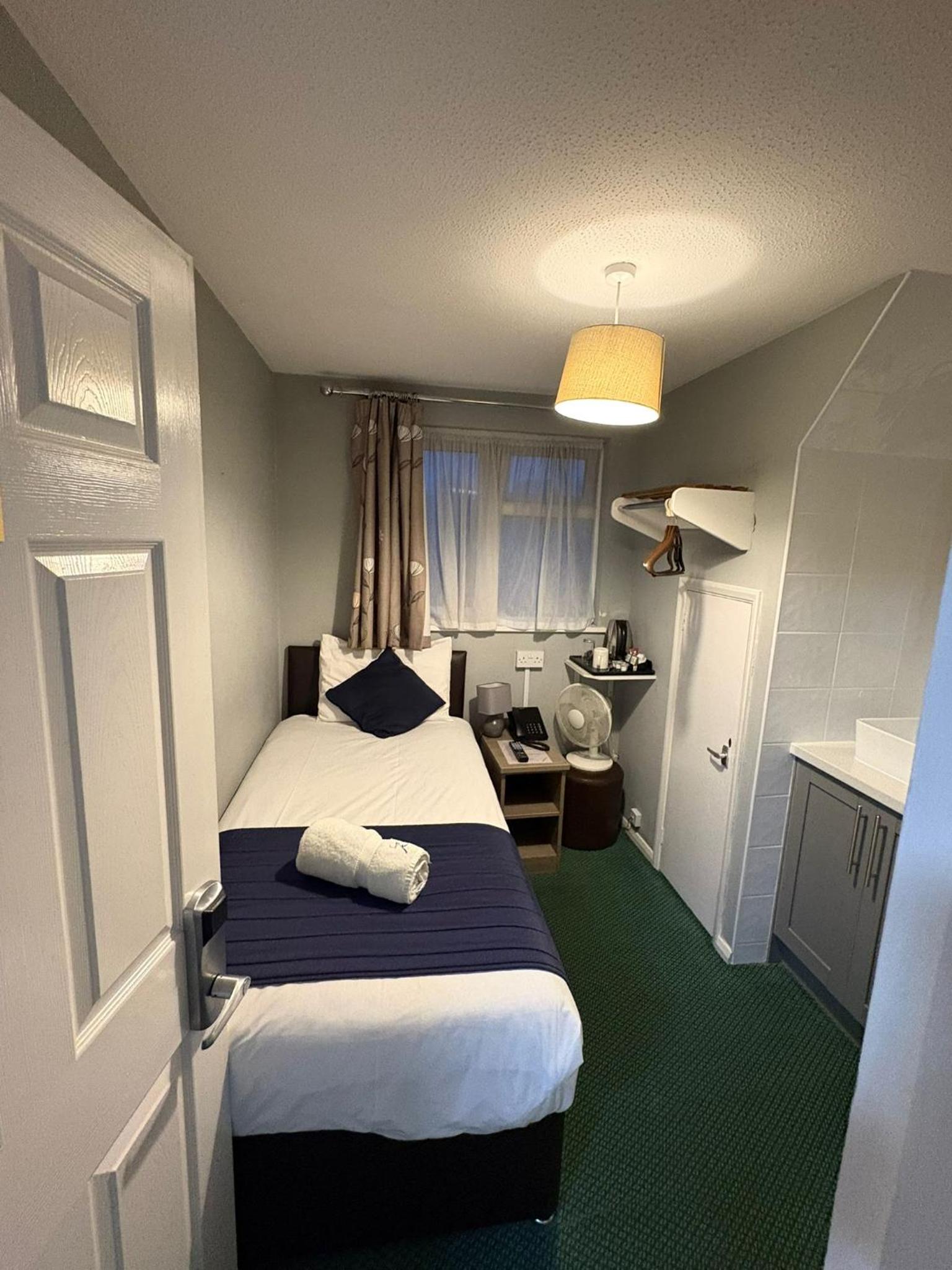 Standard Single Room with Shared Bathroom photo 1