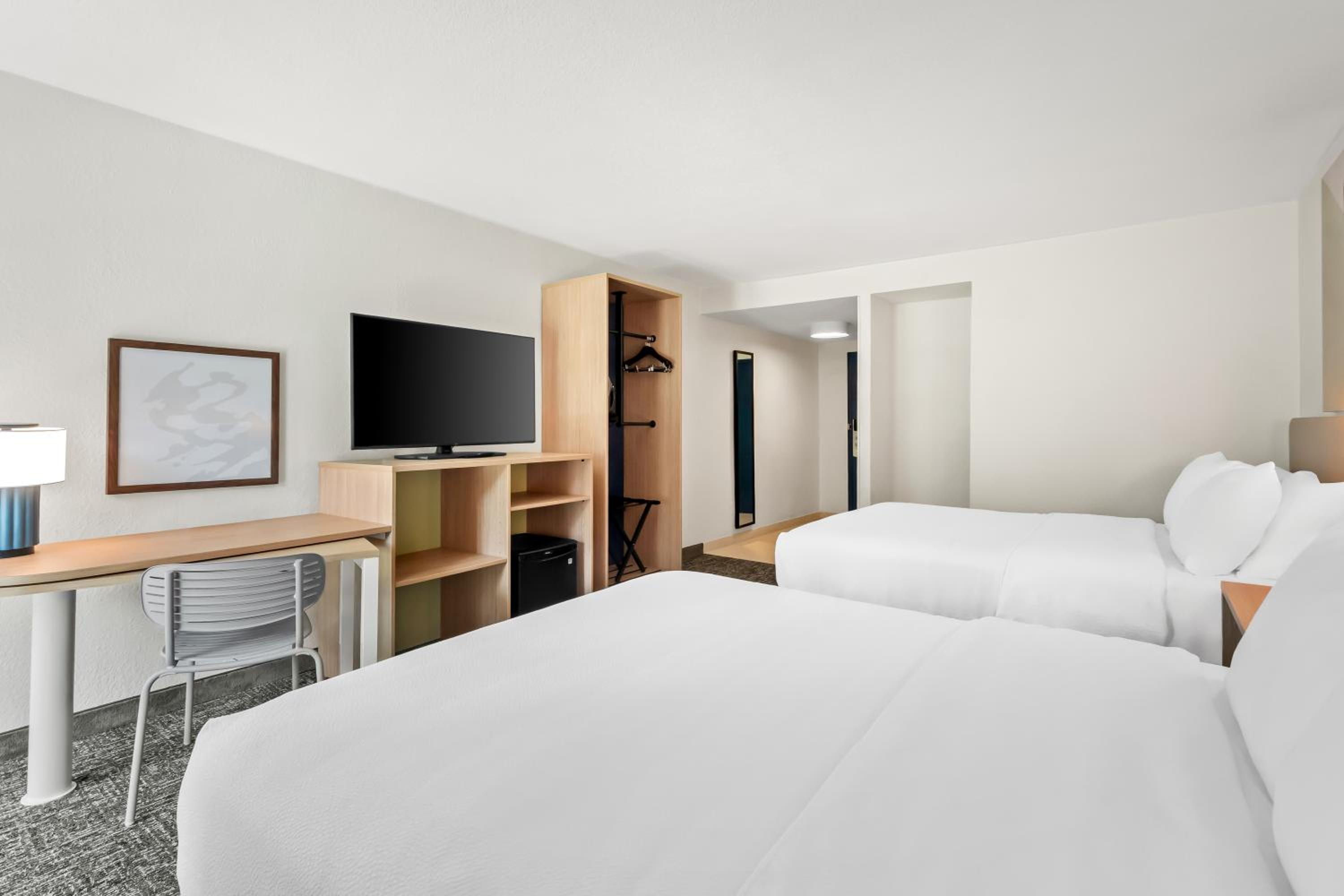 Queen Room with Two Queen Beds and Roll-In Shower - Disability Access - Photo 2