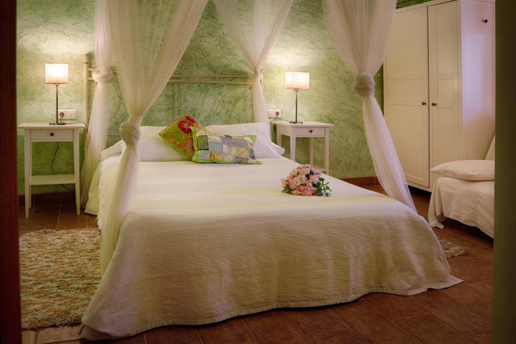 One-Bedroom House - Photo 9
