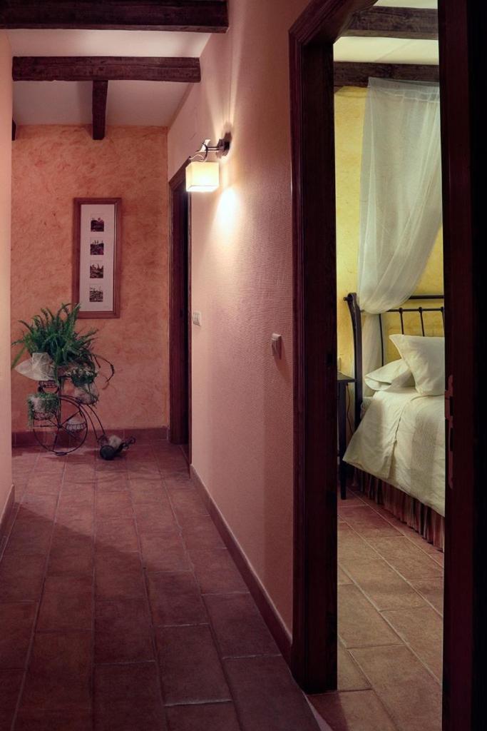 Two-Bedroom House - Photo 16