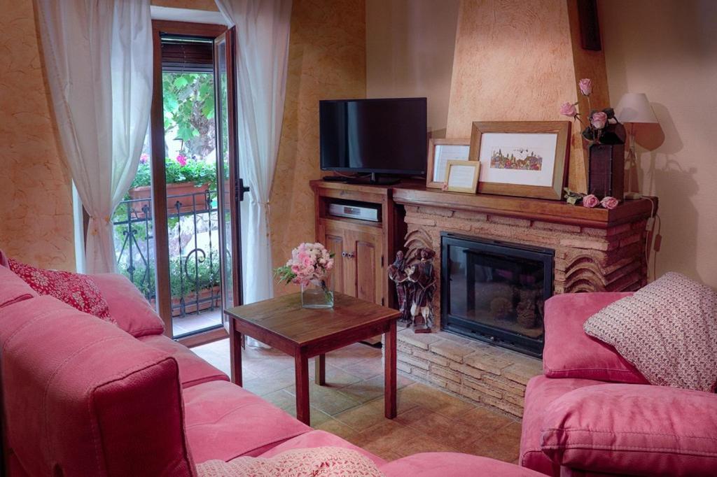 One-Bedroom House - Photo 1