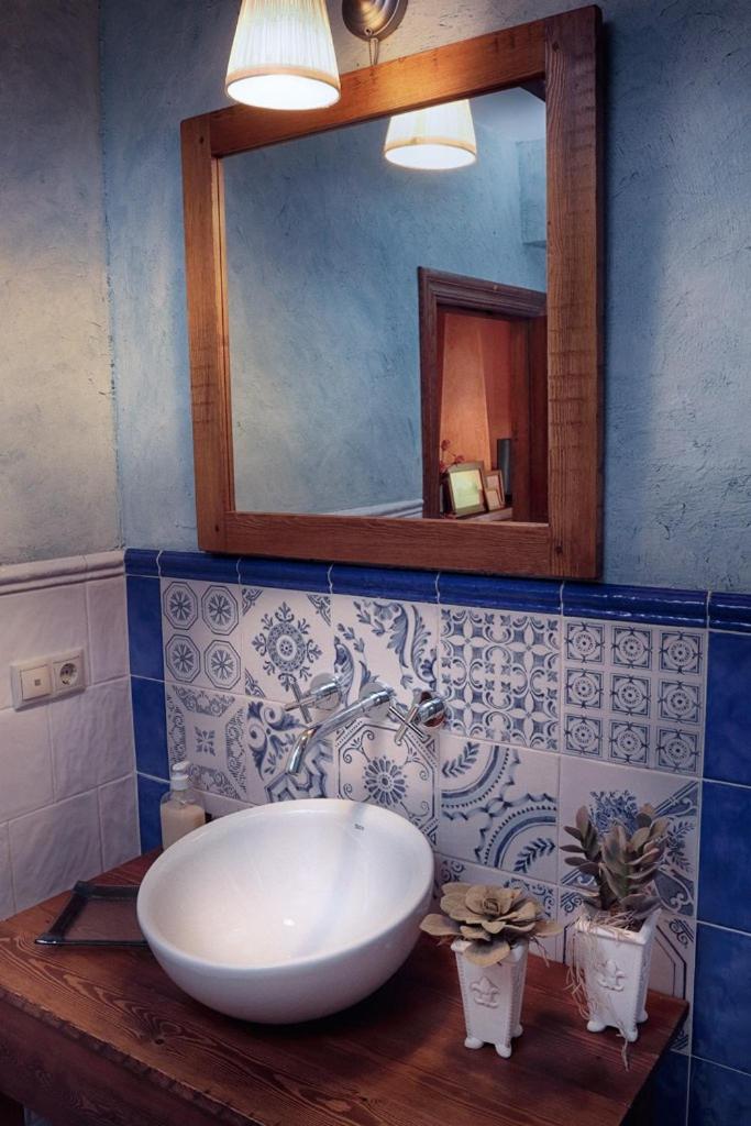 One-Bedroom House - Photo 7