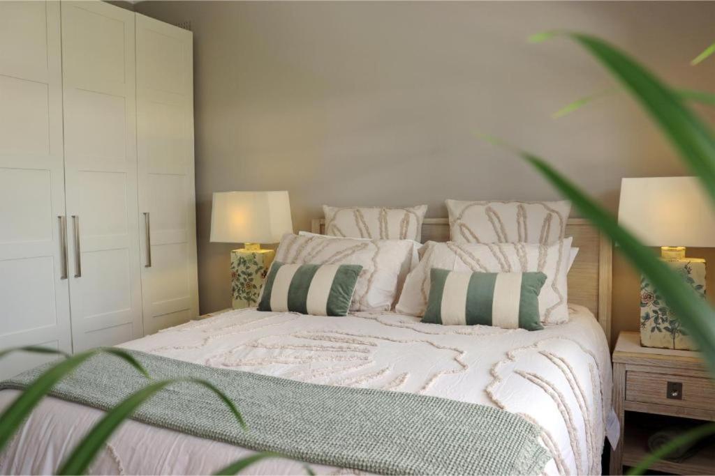 Deluxe One-Bedroom Apartment photo 3