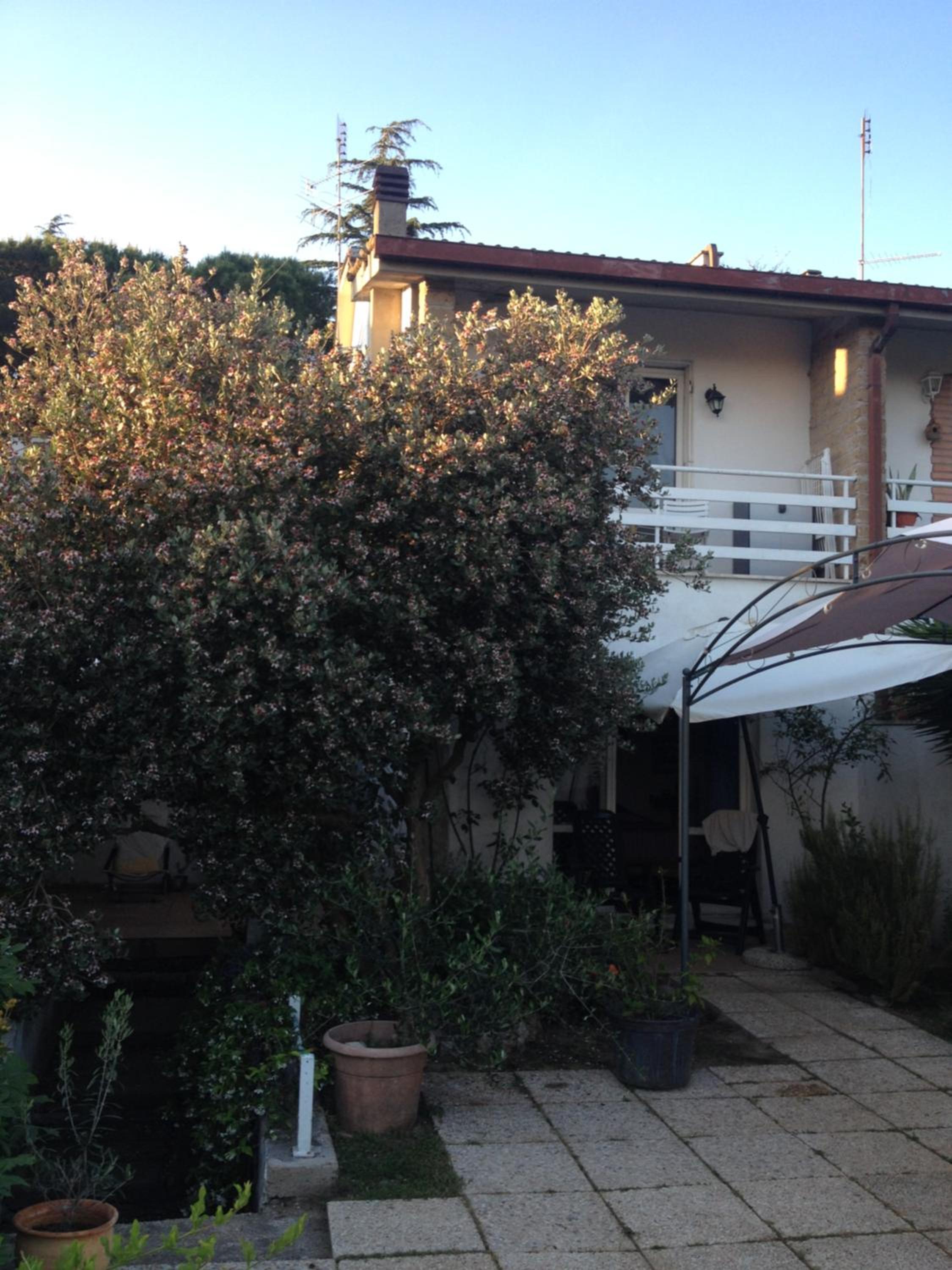 Double Room with Private External Bathroom - Photo 8