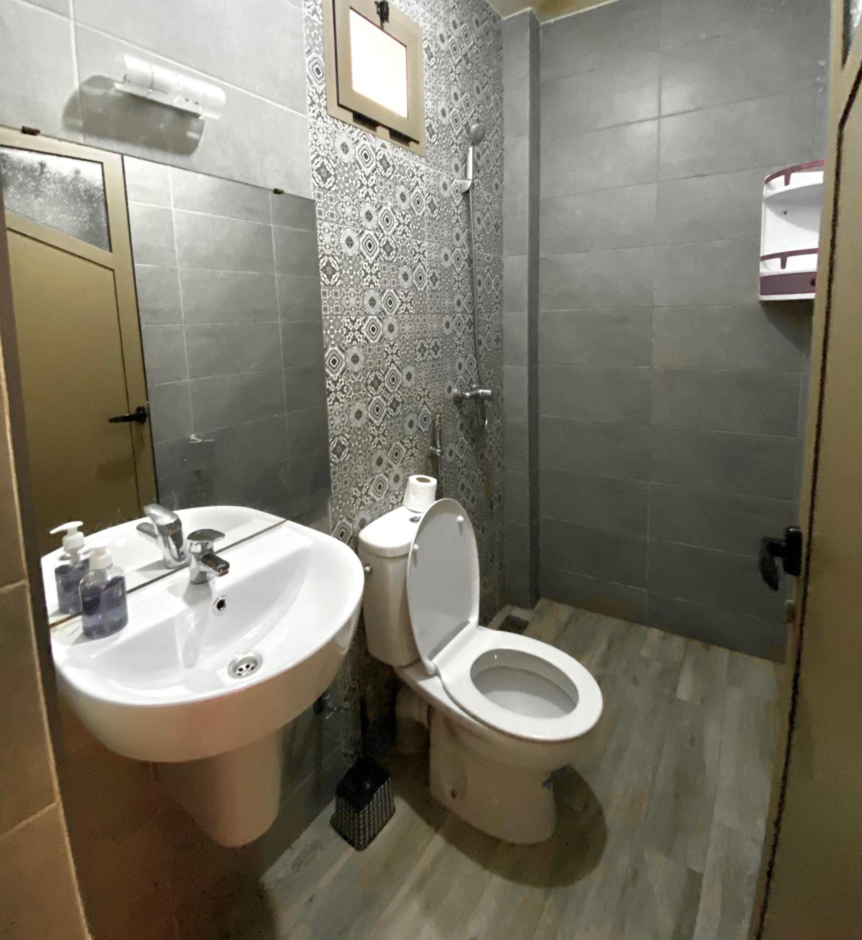 Two-Bedroom Apartment with City View photo 2