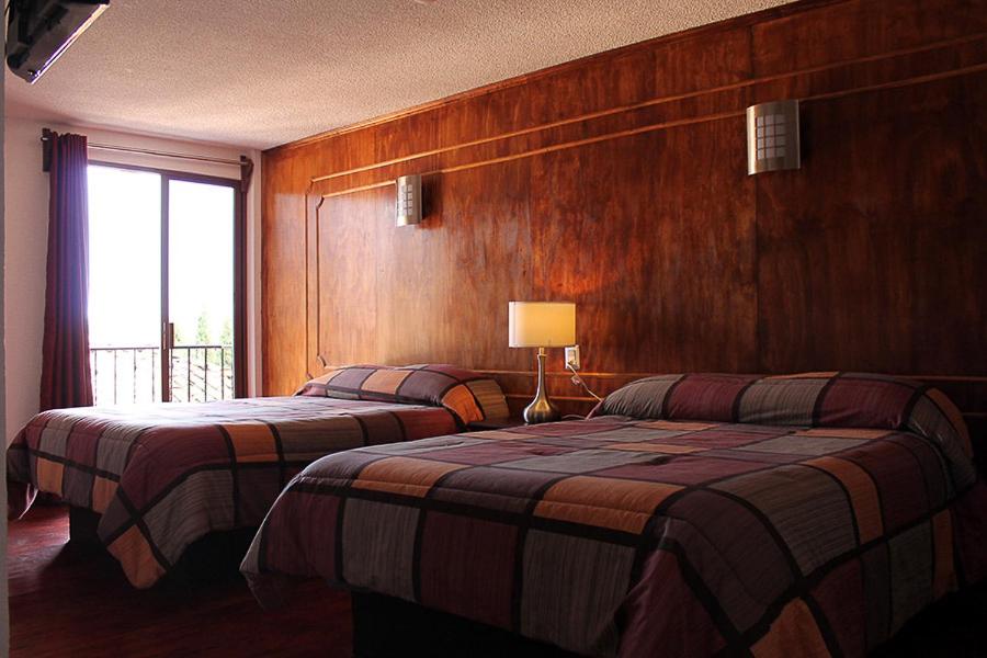 Deluxe Double Room with Two Double Beds photo 2