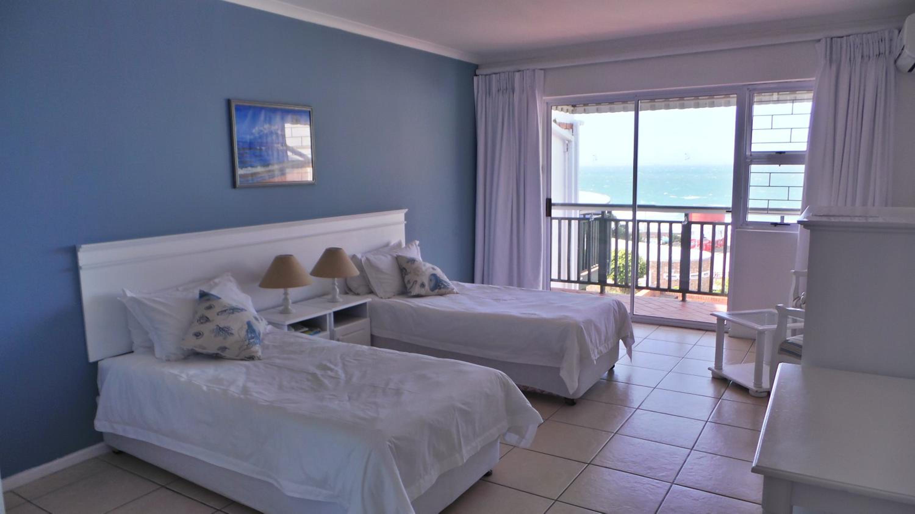 Standard Twin Room with Sea View photo 1