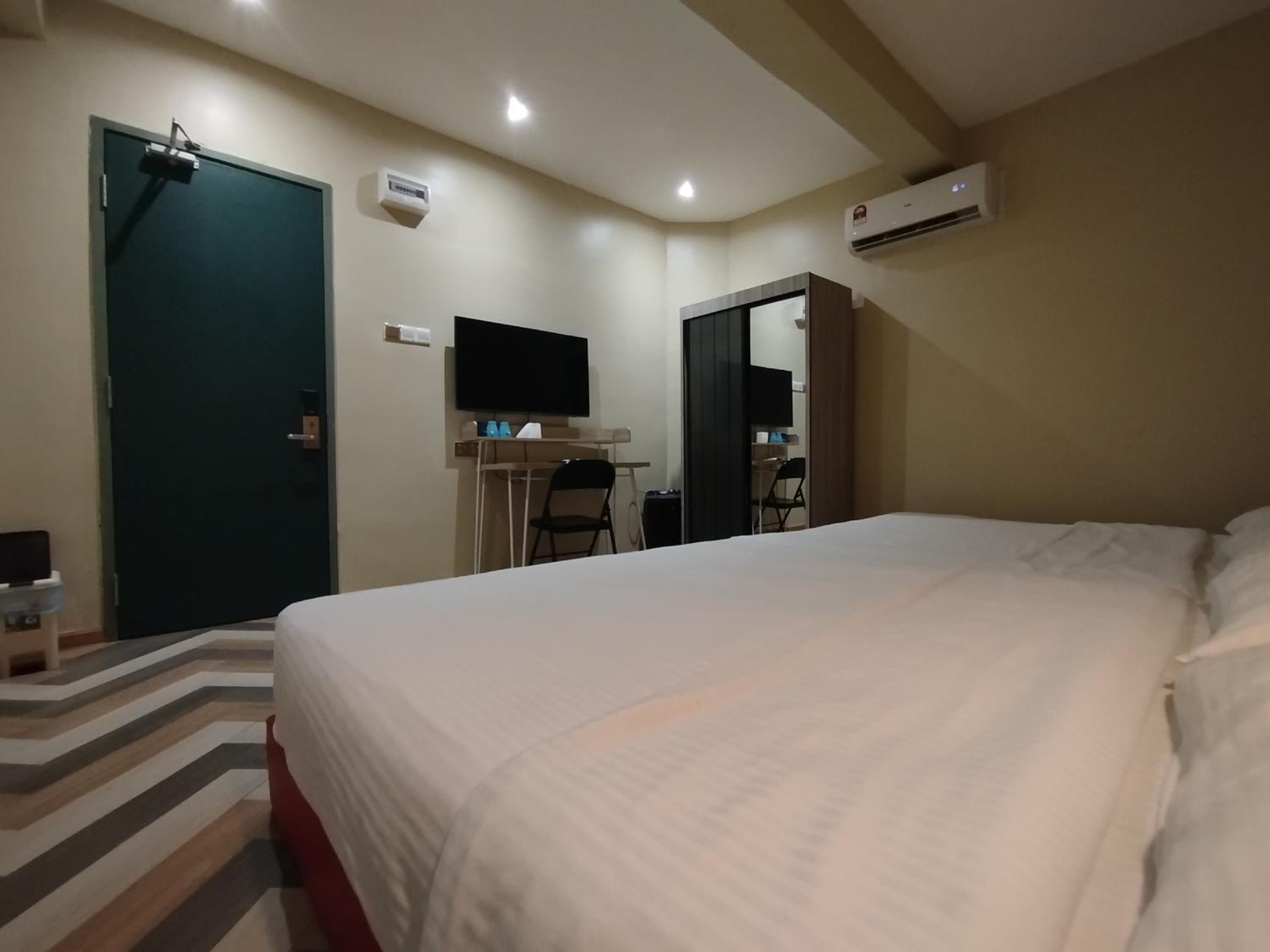 Deluxe Family Room