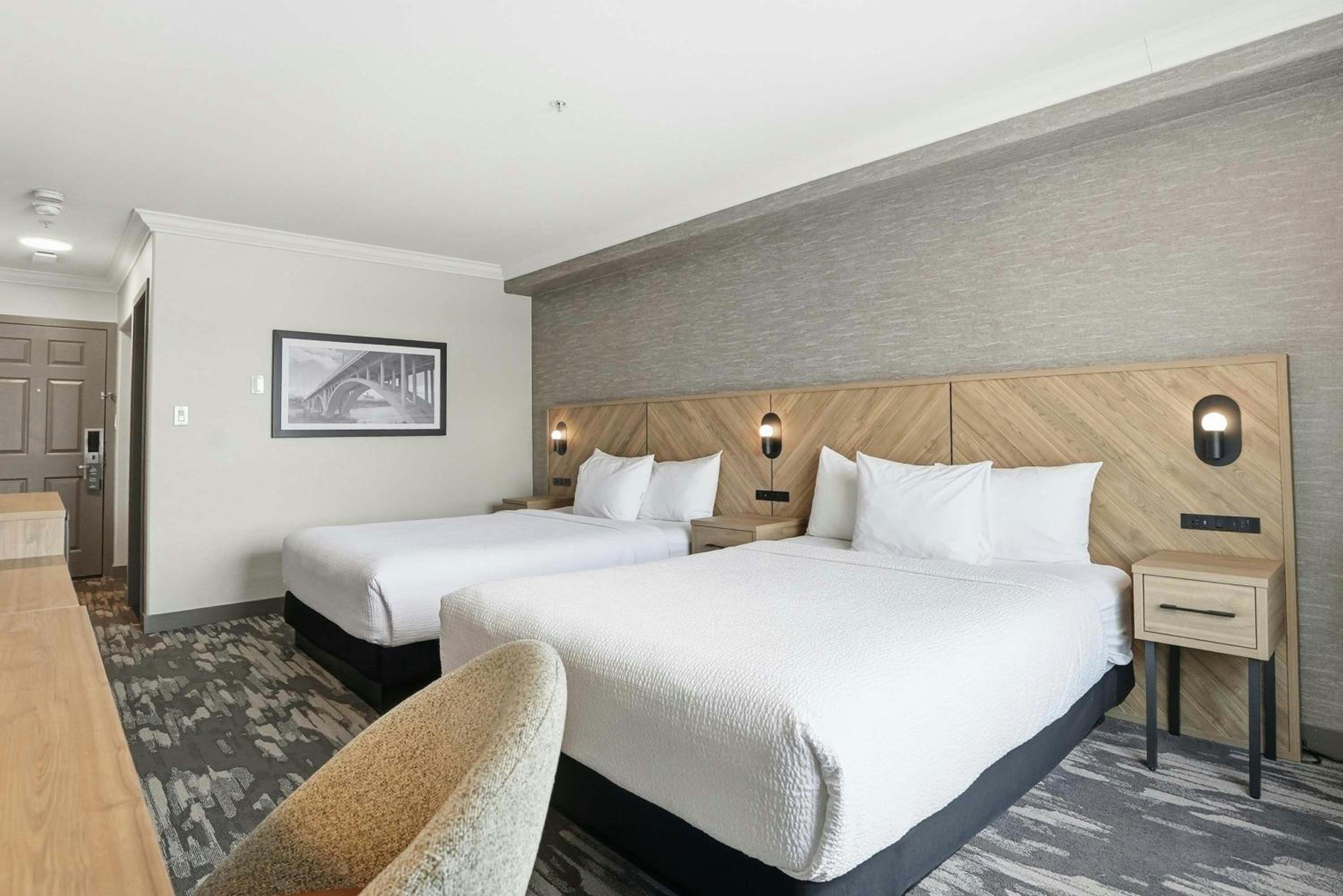 Accessible Room, 2 Queen Beds - Photo 4