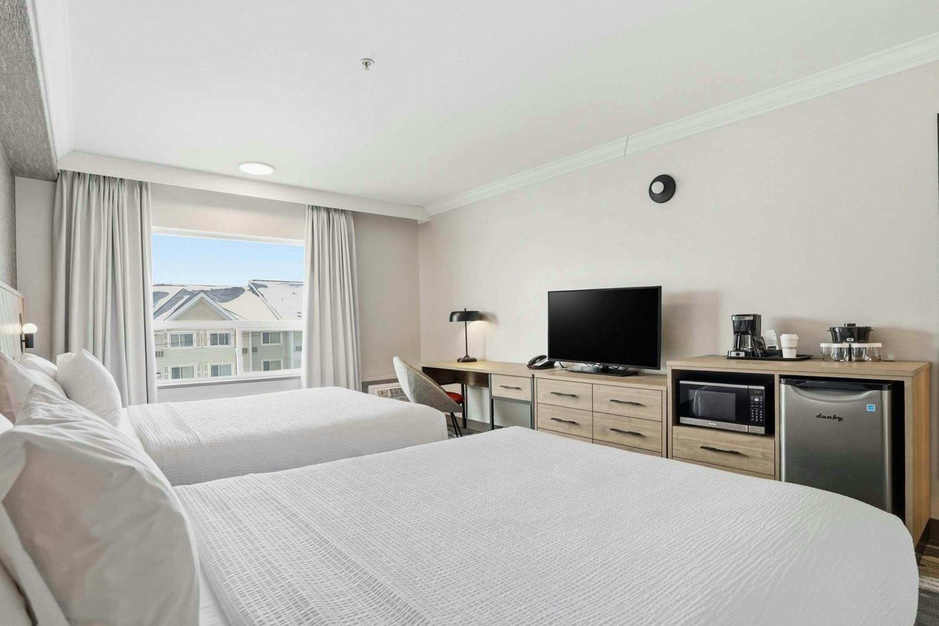 Accessible Room, 2 Queen Beds - Photo 3