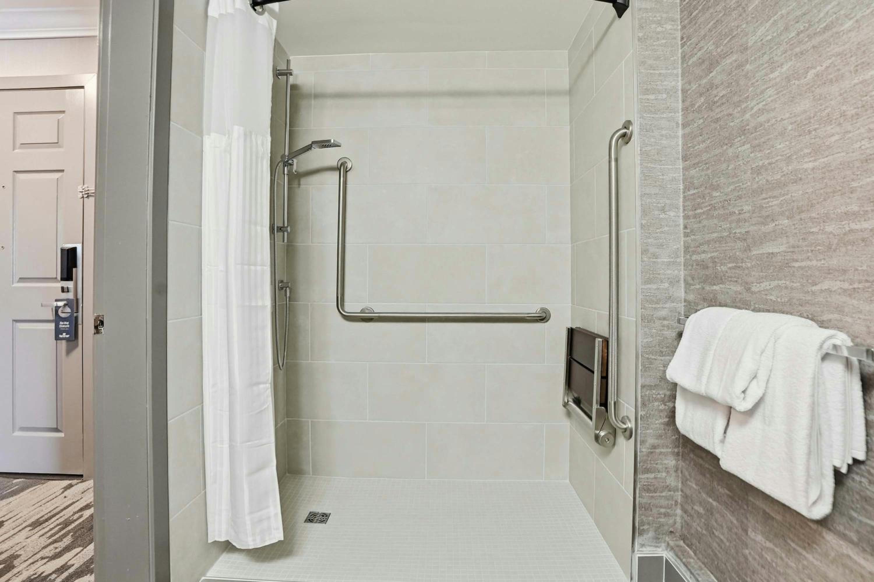 Accessible Room, 2 Queen Beds - Photo 6