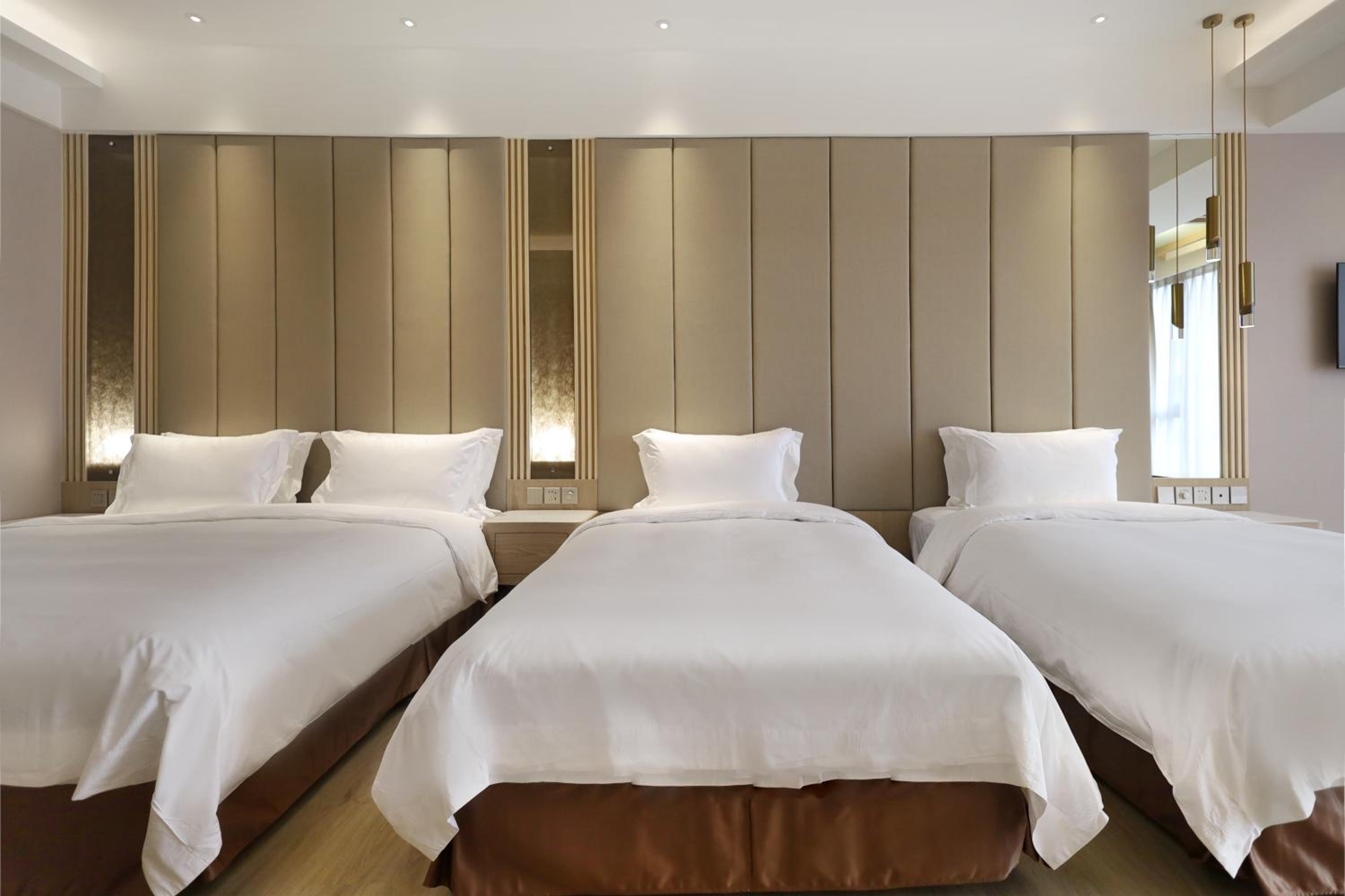 Standard Quadruple Room - Photo 4