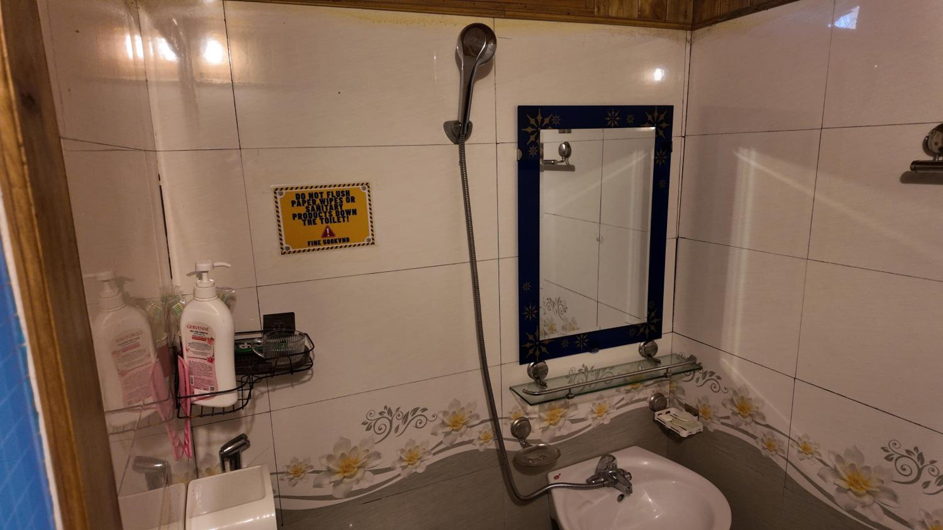 Double or Twin Room with Private Bathroom photo 3