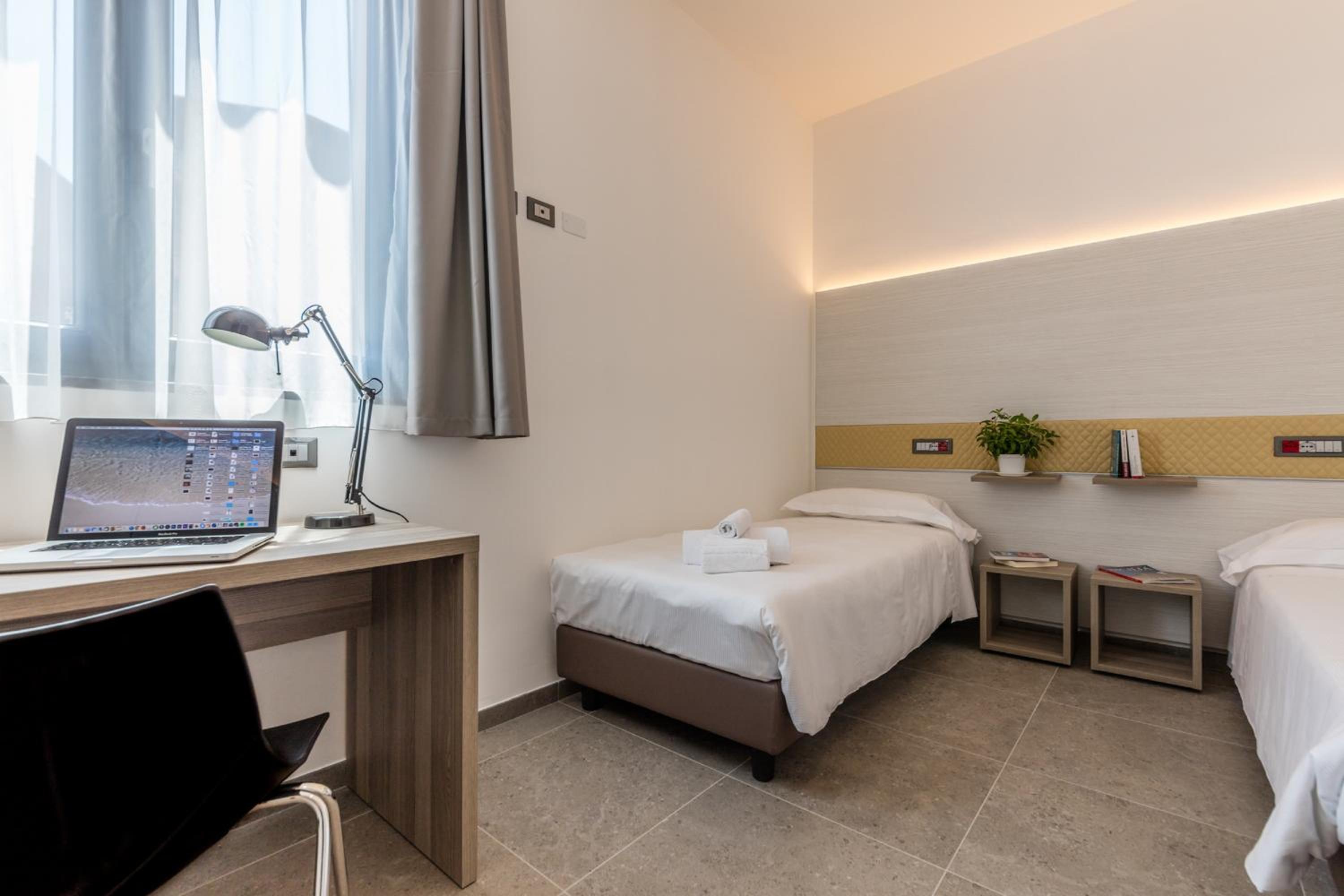 Superior Double or Twin Room, photo 7