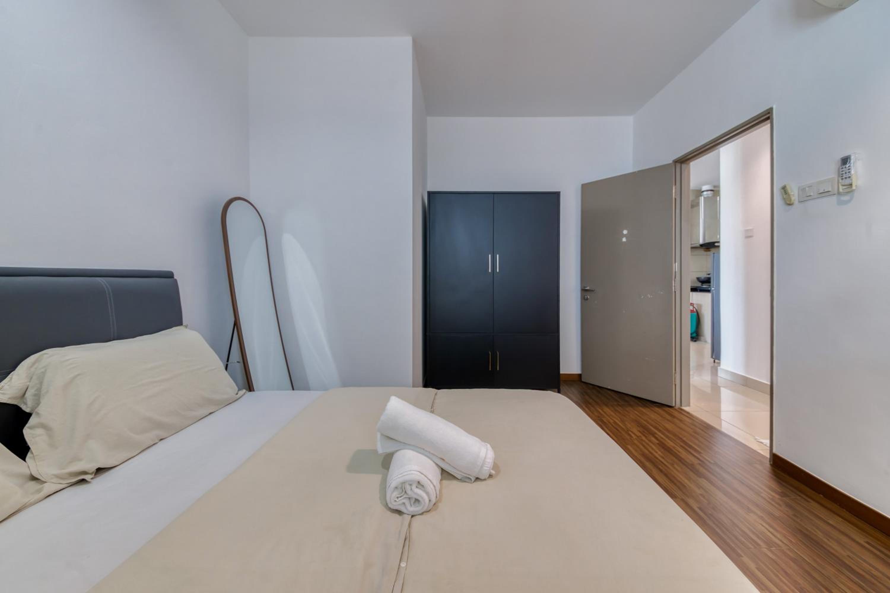 Three-Bedroom Apartment with Lake View