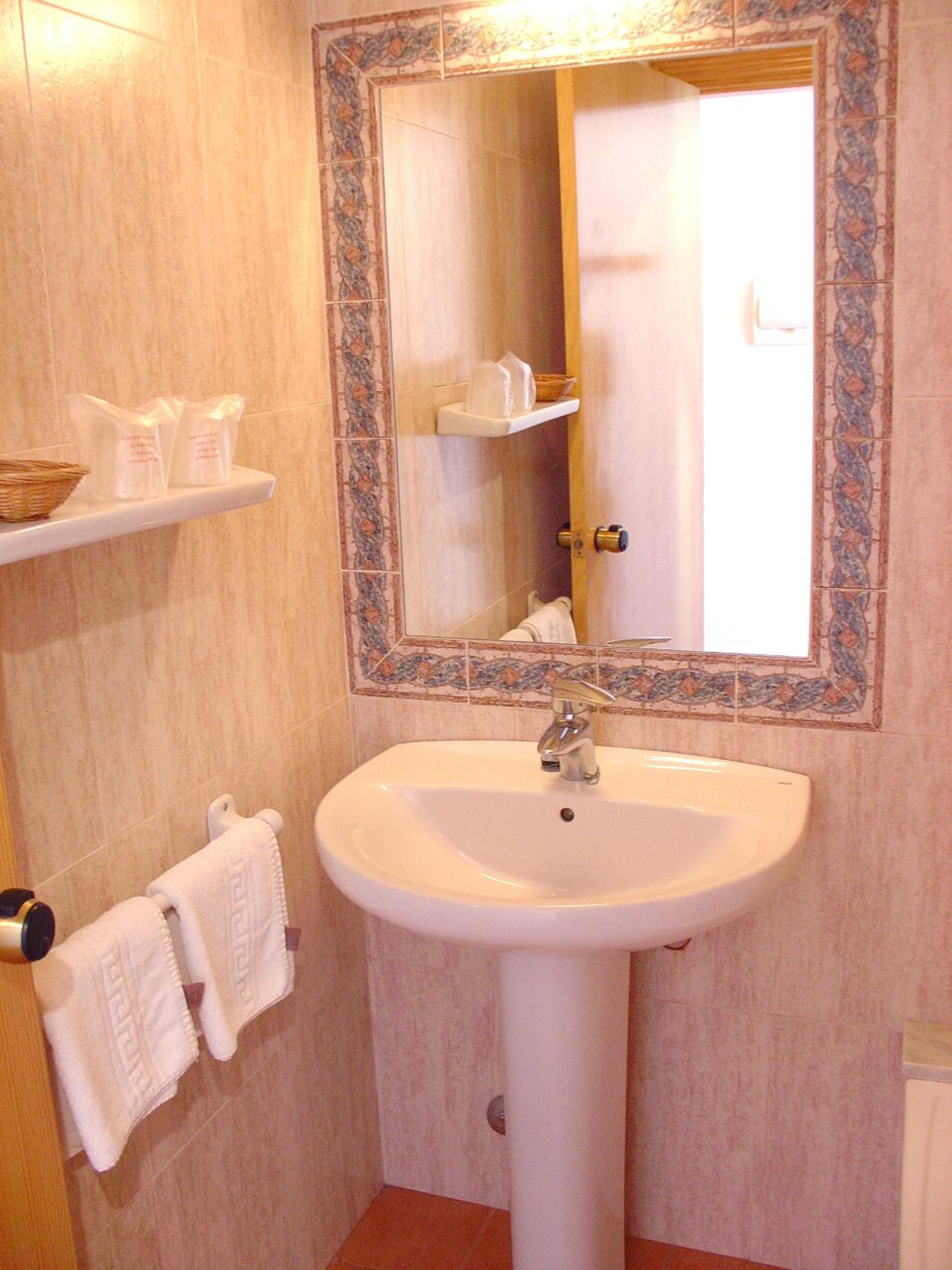 Double Room - Photo 4